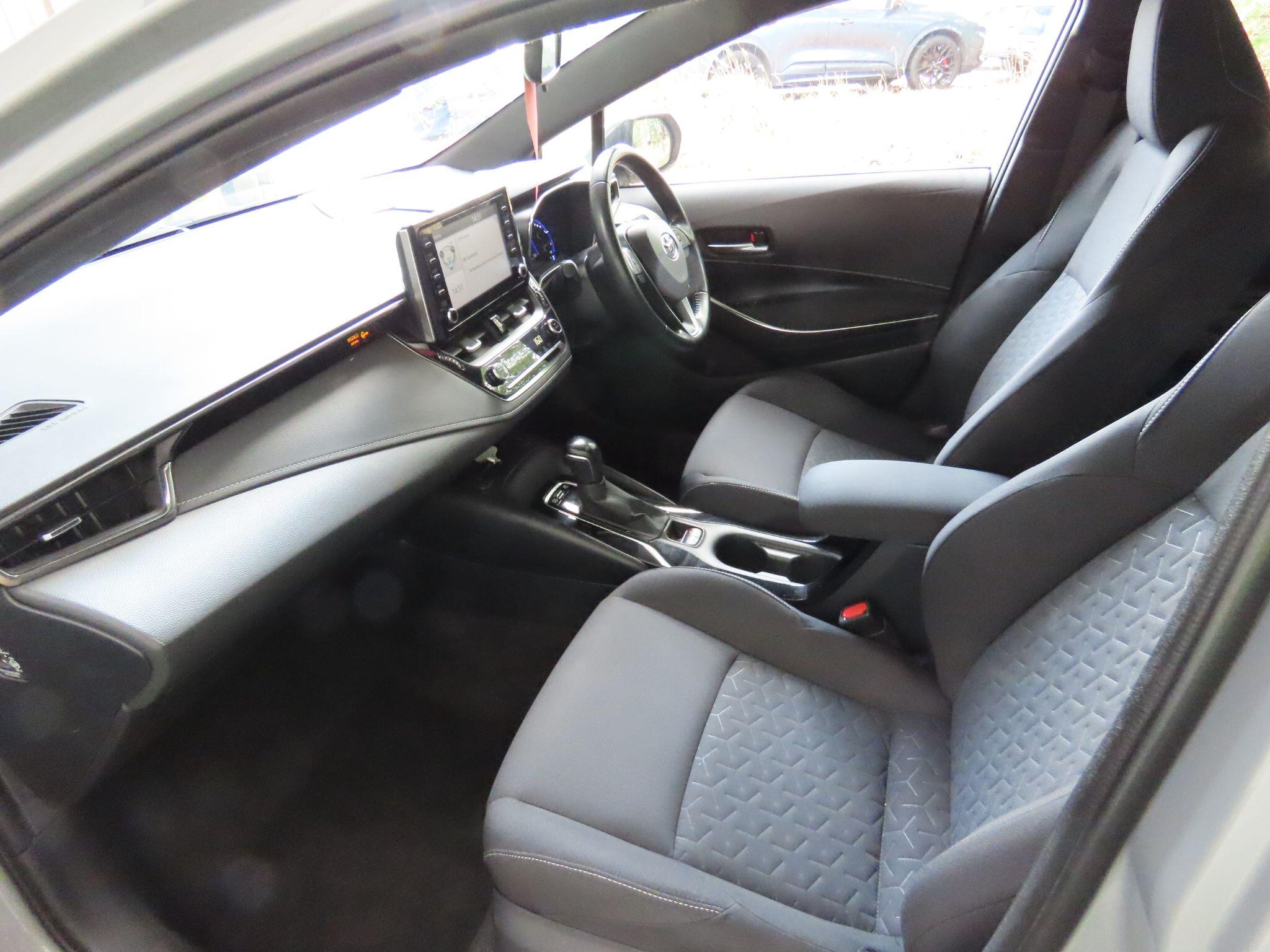 Toyota Corolla view 11