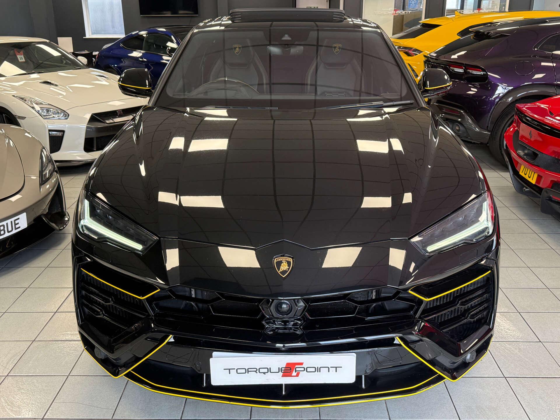 Lamborghini Urus view 6