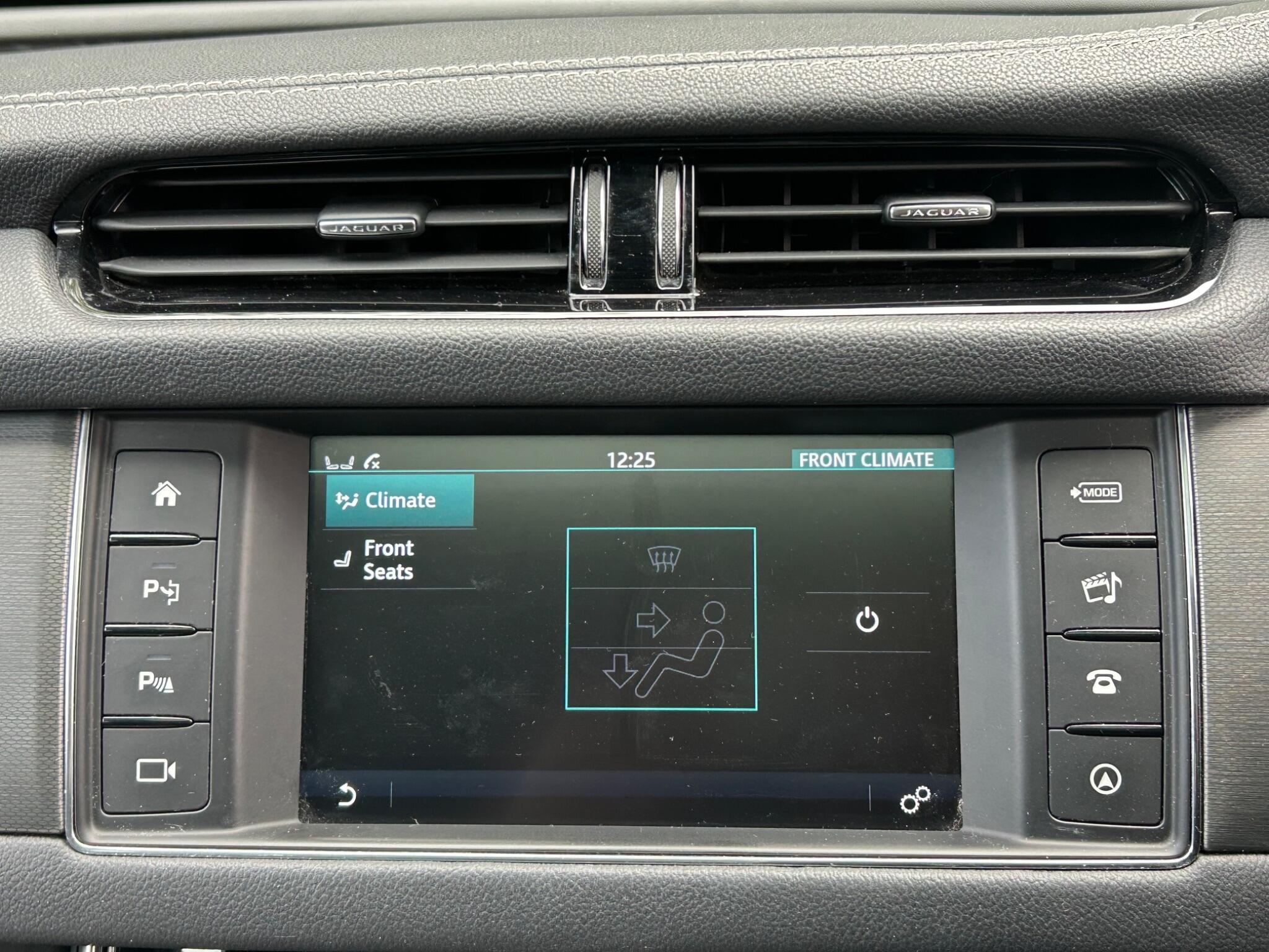 Jaguar XF view 44