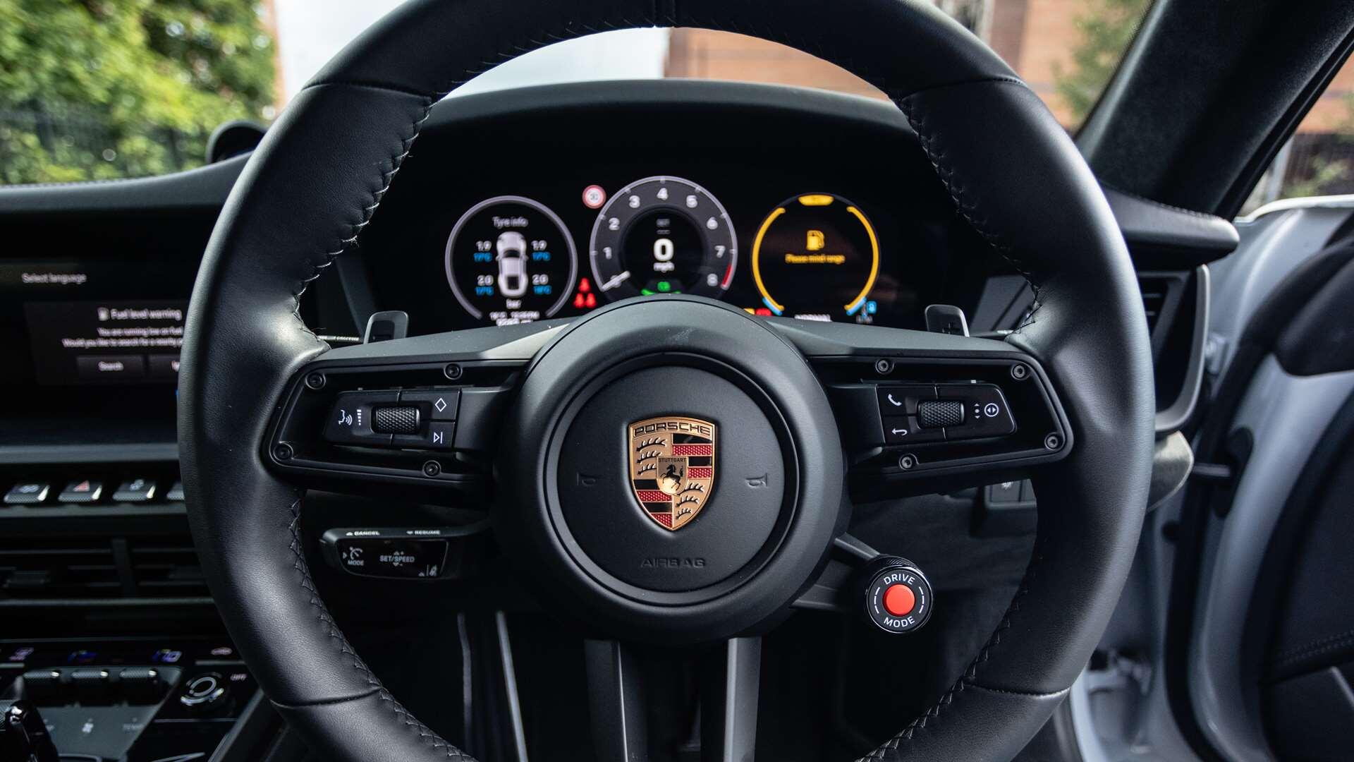 Porsche 911 view 12