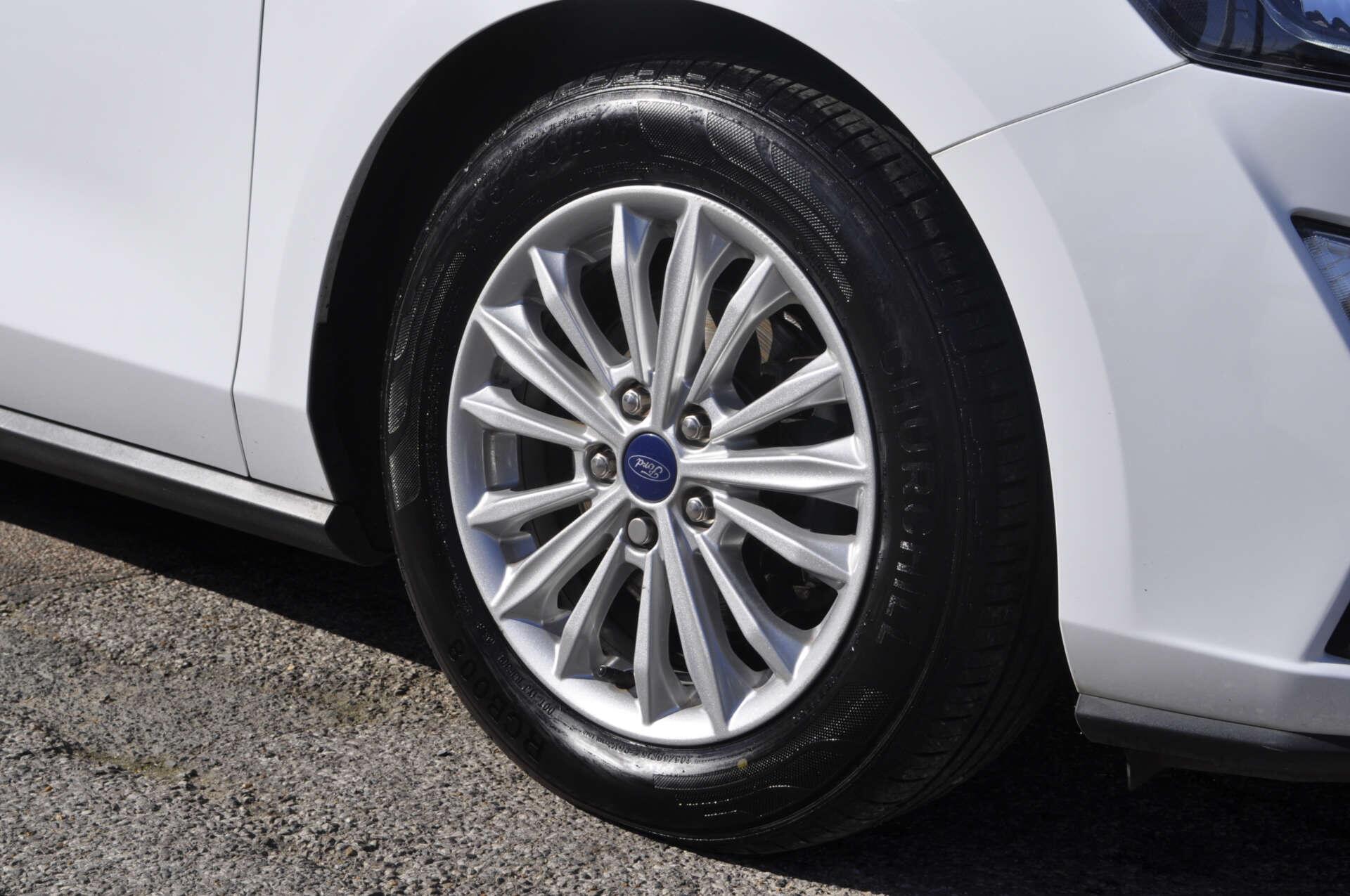 Ford Focus view 28