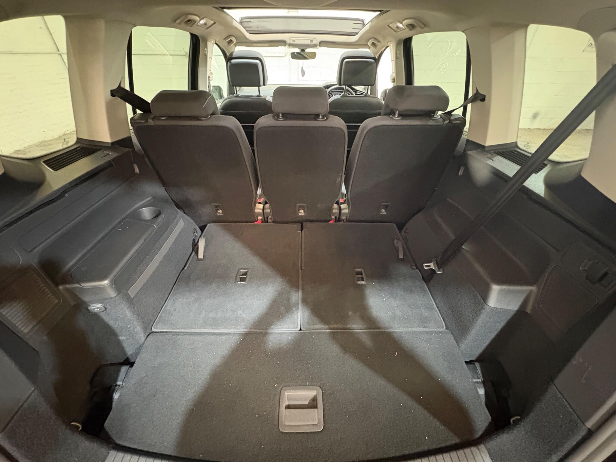 Volkswagen Touran view 53