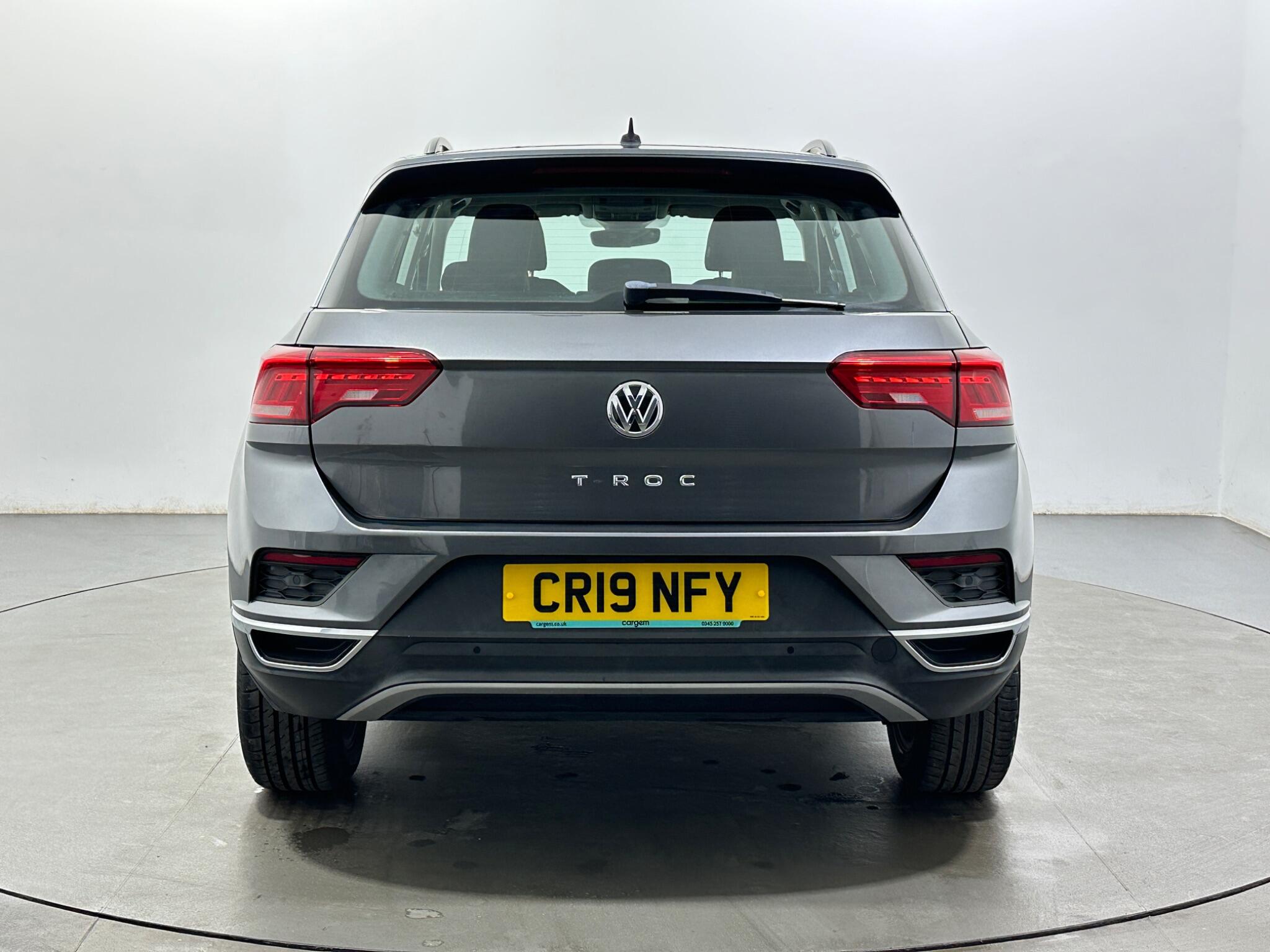 Volkswagen T-Roc view 7