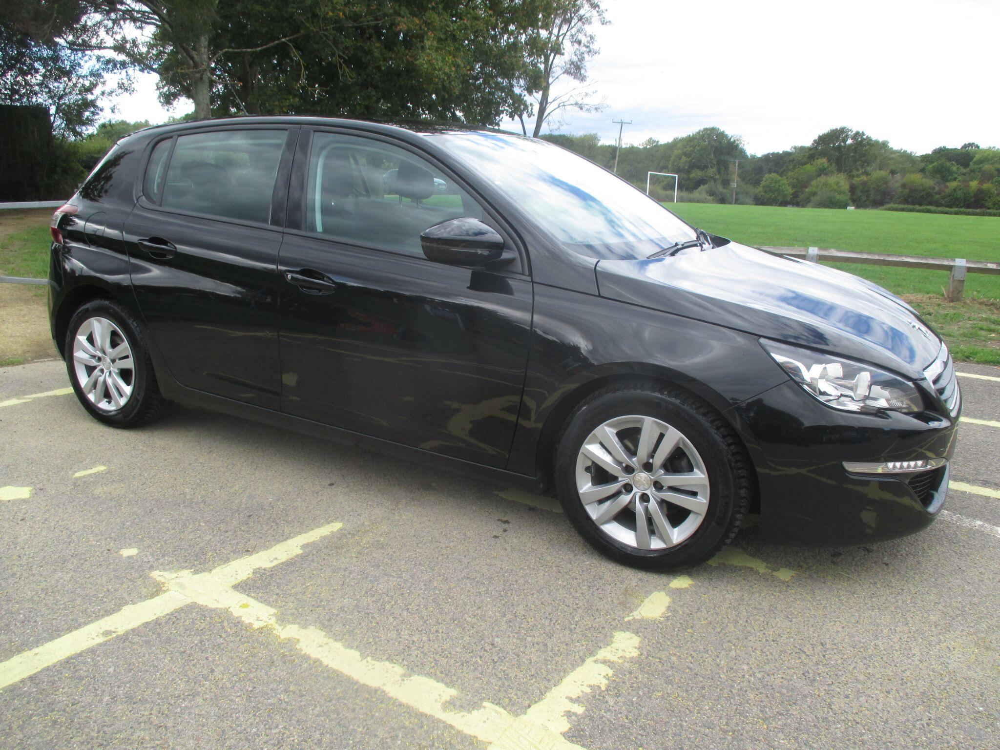 Peugeot 308 view 3