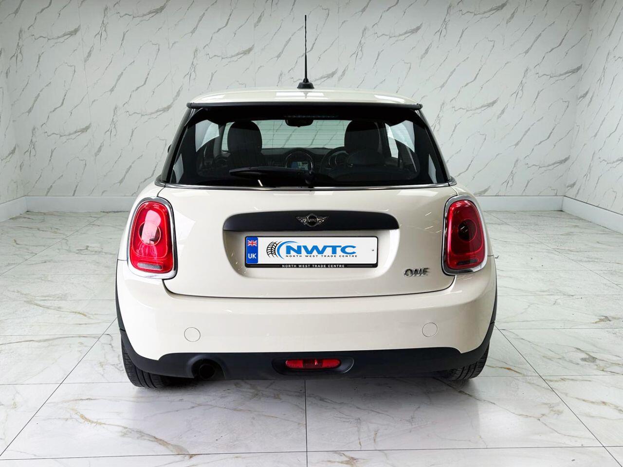 MINI Hatch view 10
