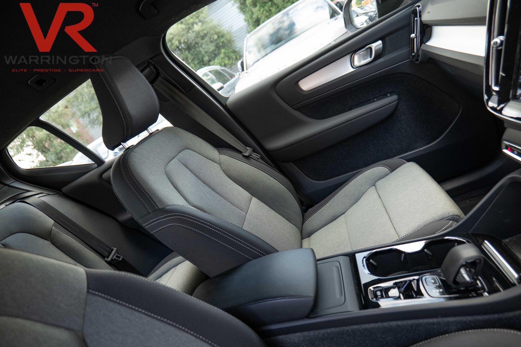 Volvo XC40 view 4