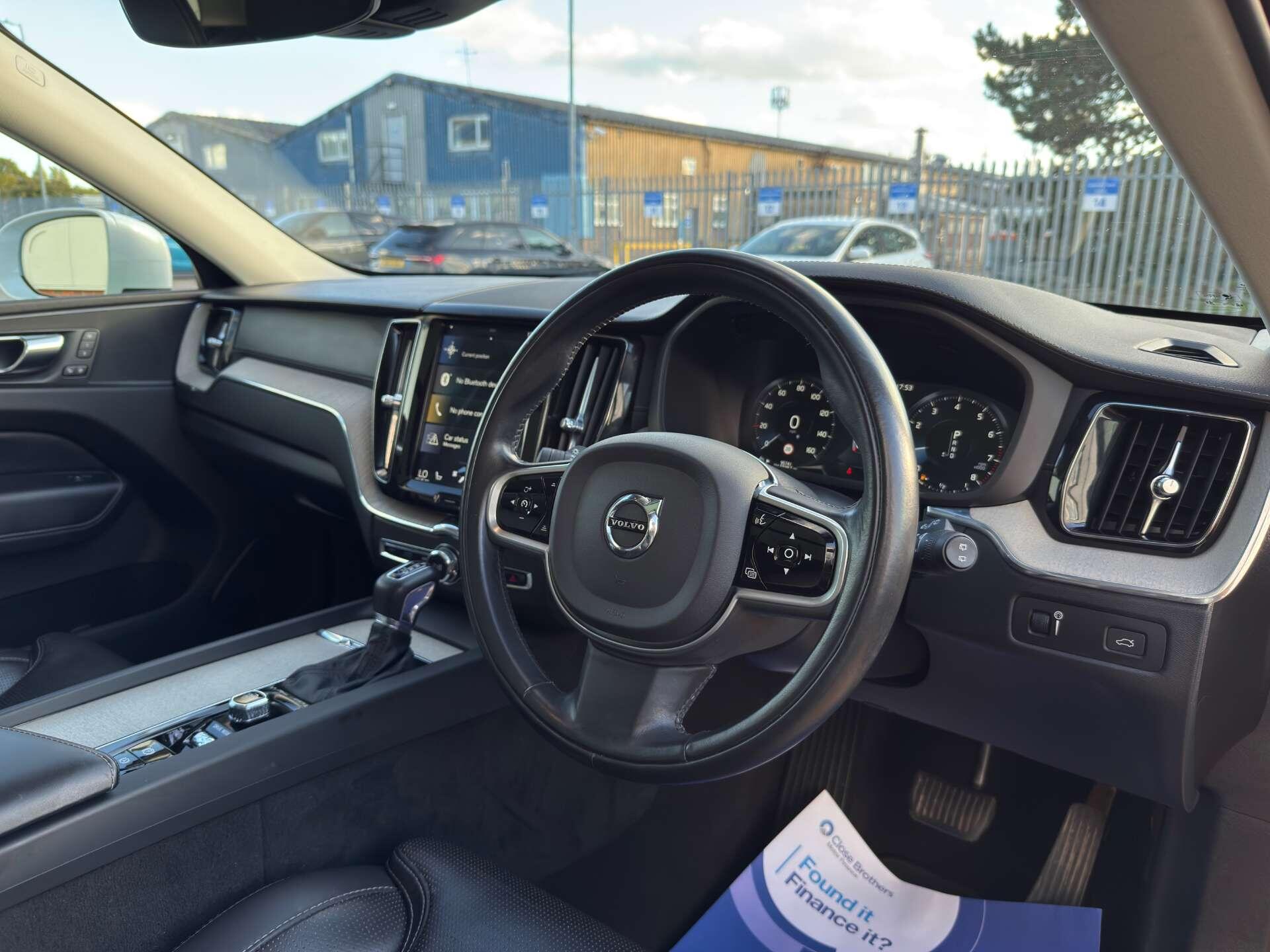 Volvo XC60 view 39