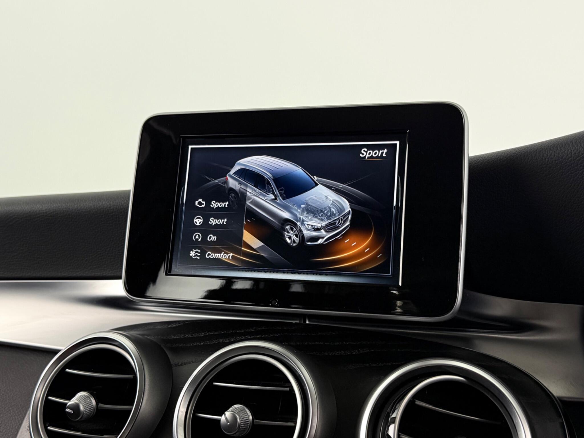 Mercedes-Benz GLC view 26