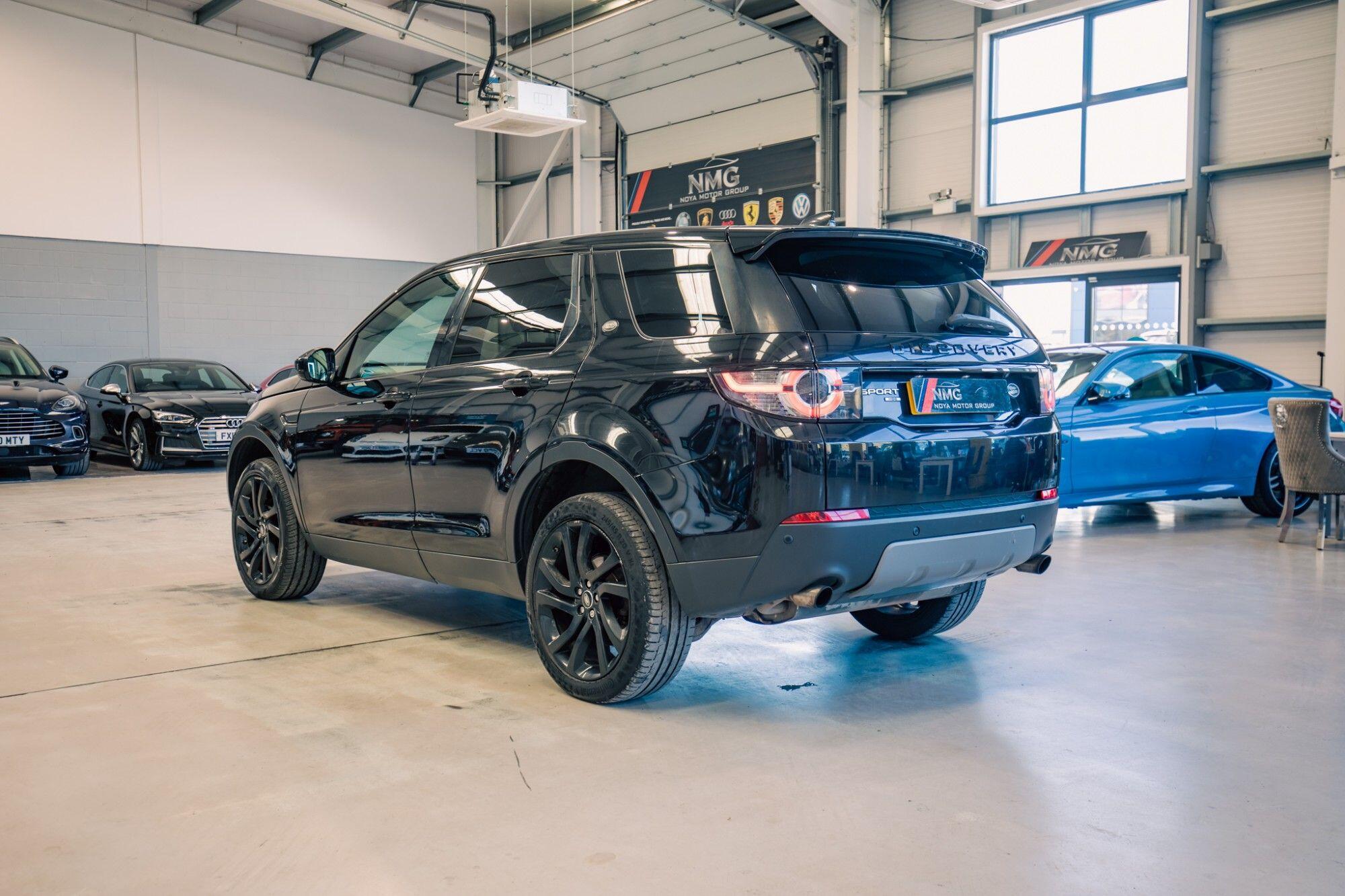 Land Rover Discovery Sport view 26