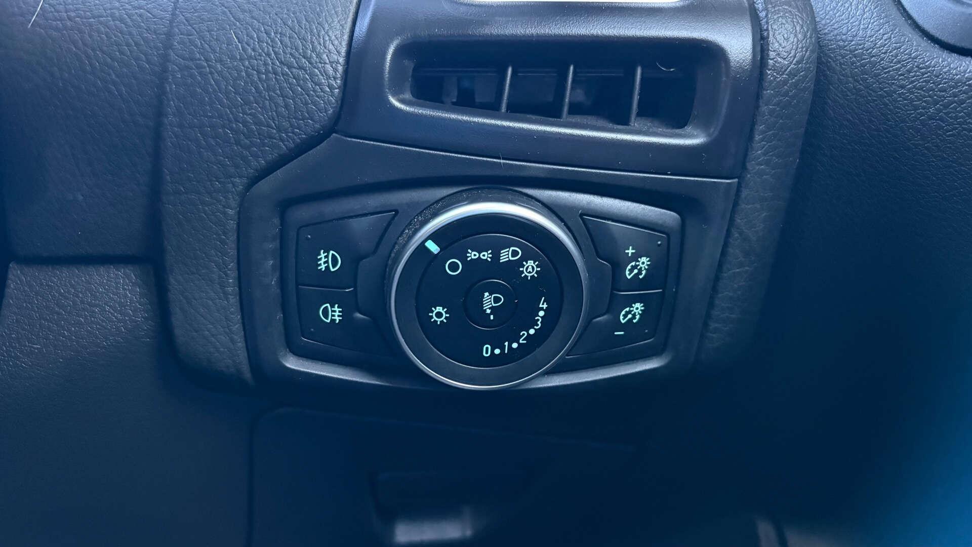 Ford Focus view 21
