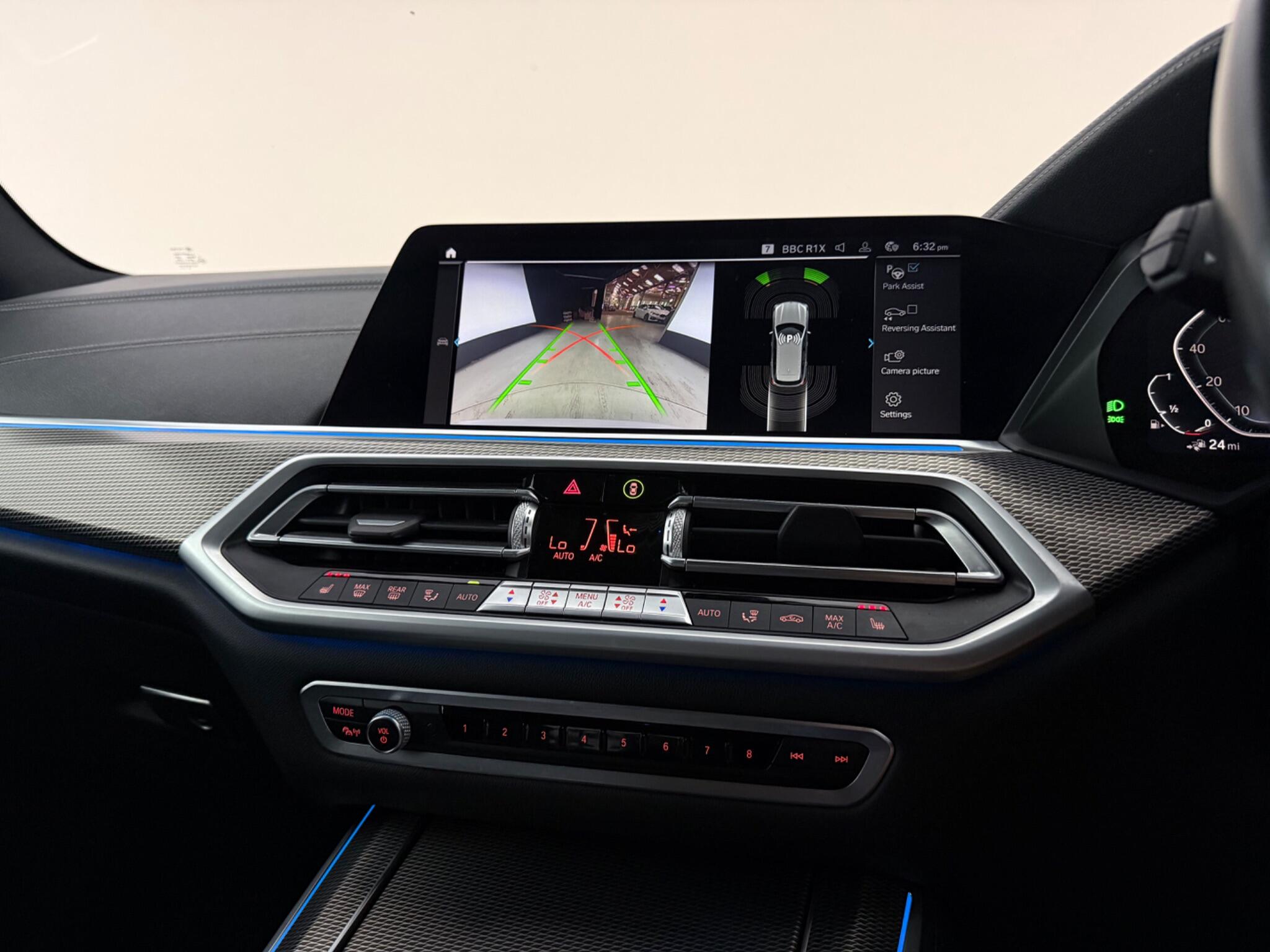 BMW X5 view 32
