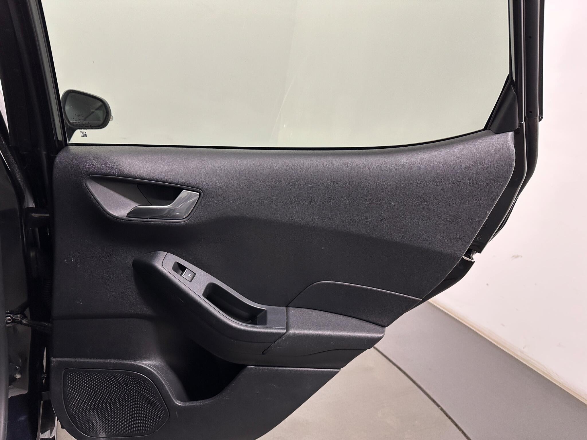 Ford Fiesta view 41