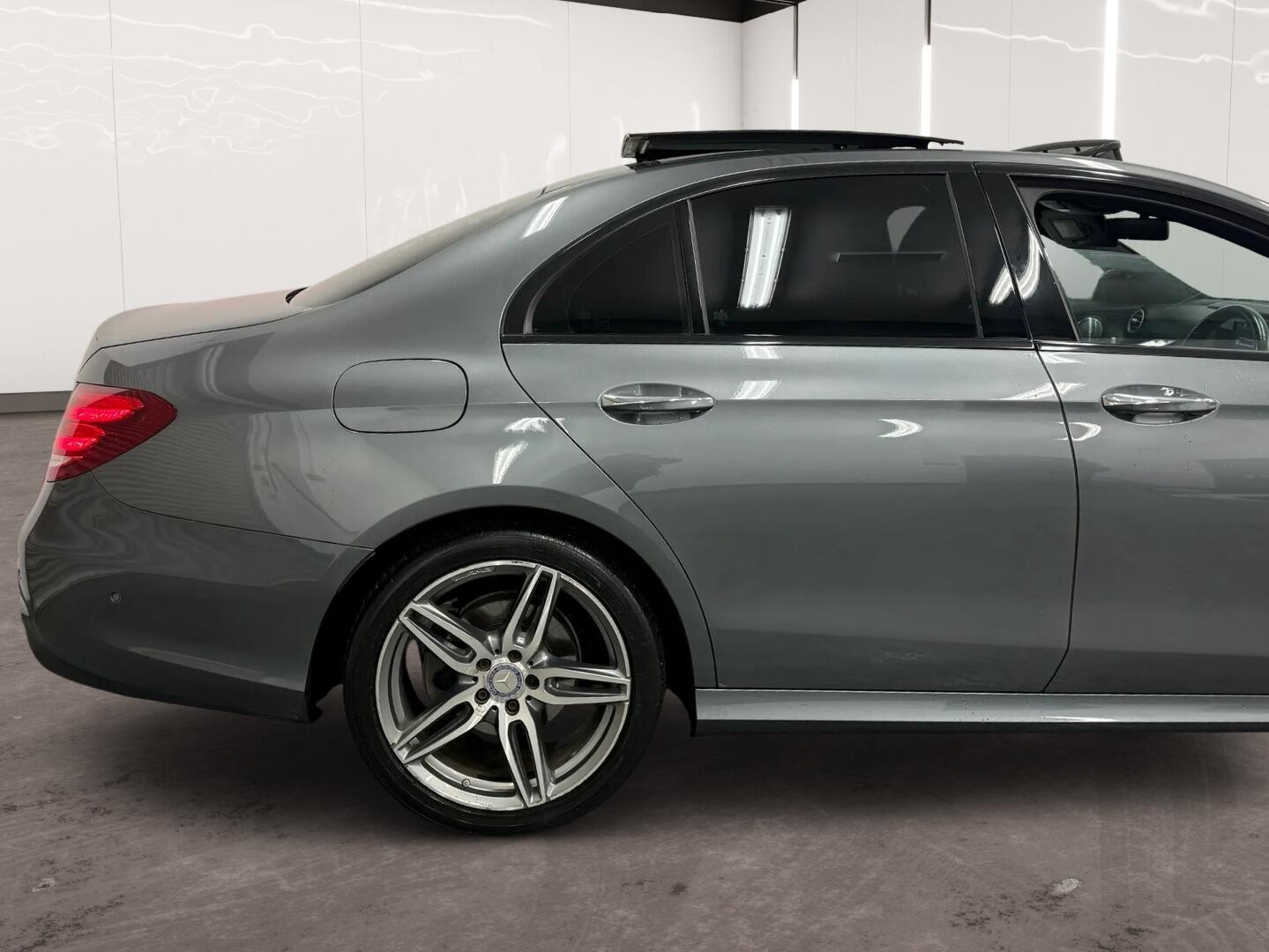 2016 Mercedes-Benz E Class 2.0 E220d AMG Line (Premium Plus) G-Tronic+ Euro 6 (s/s) 4dr • 59,000 miles image 7