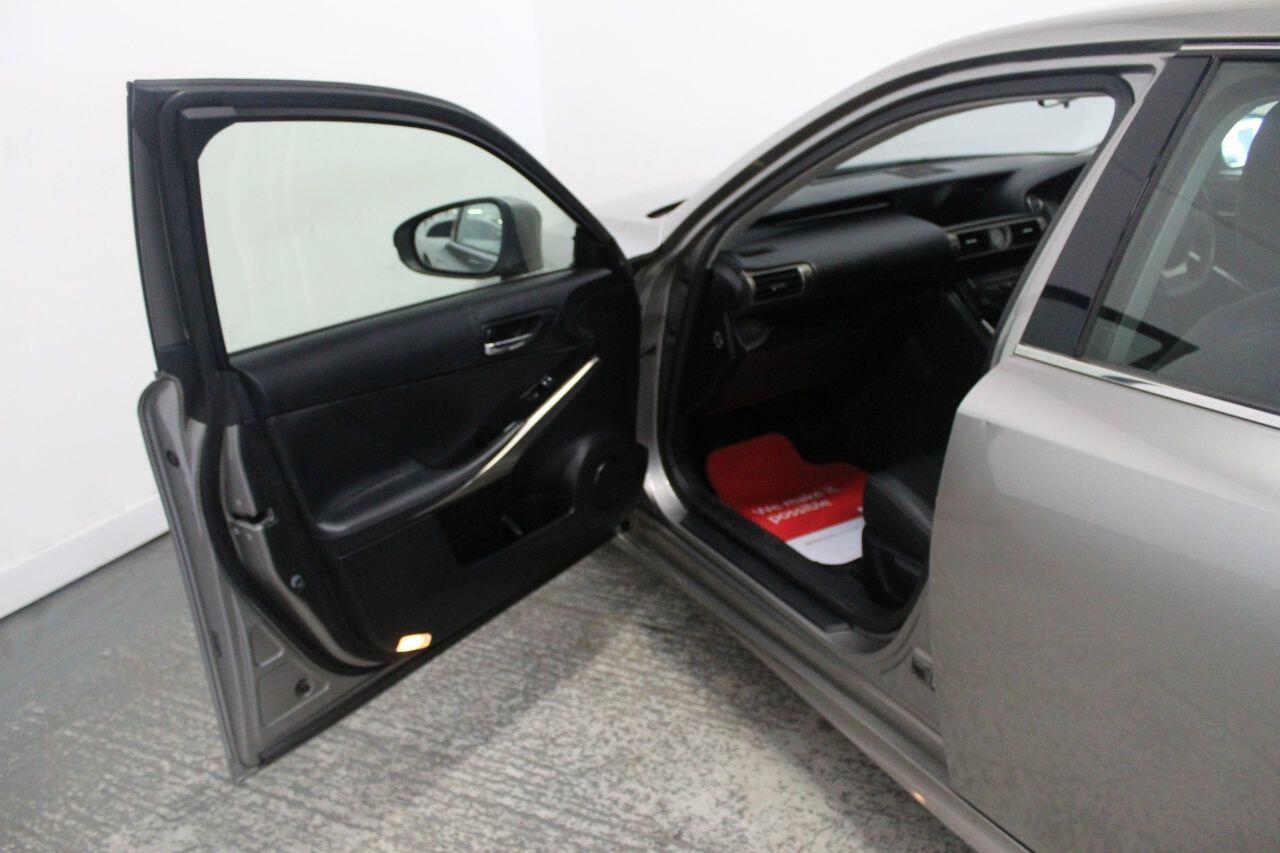 Lexus Is view 26