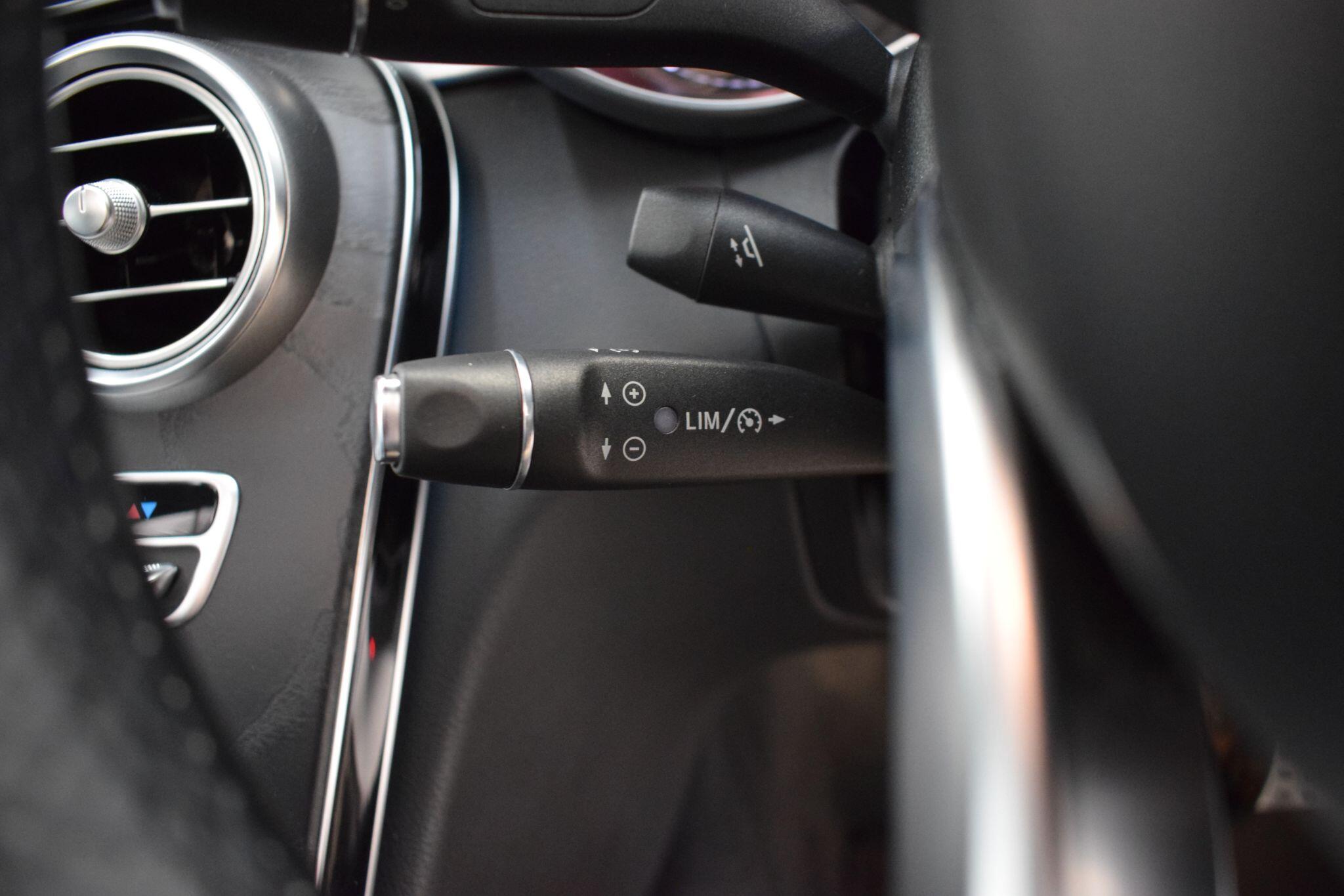 Mercedes-Benz C-Class view 21