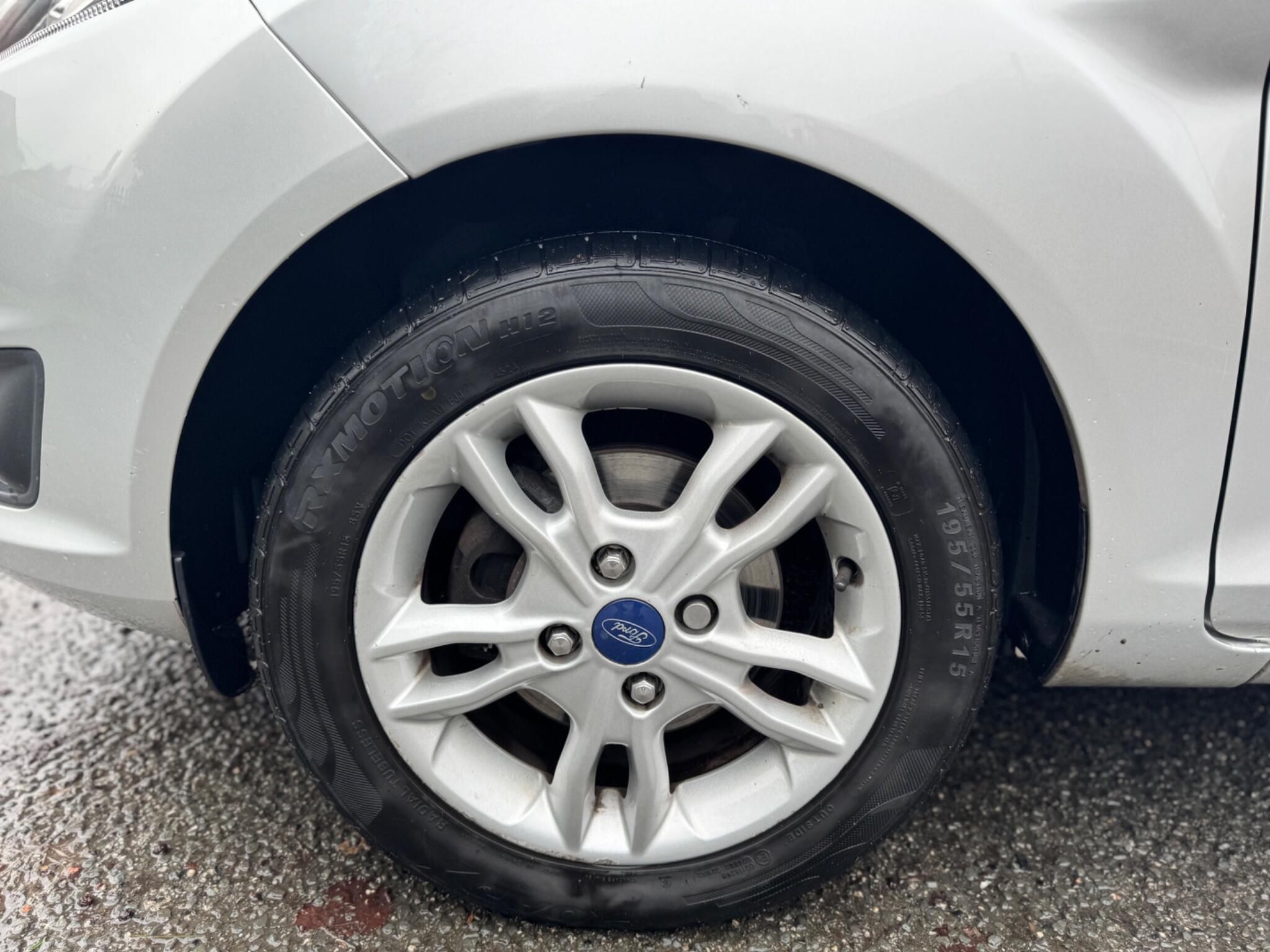 2014 Ford Fiesta 1.5 TDCi Zetec Euro 5 5dr image 42