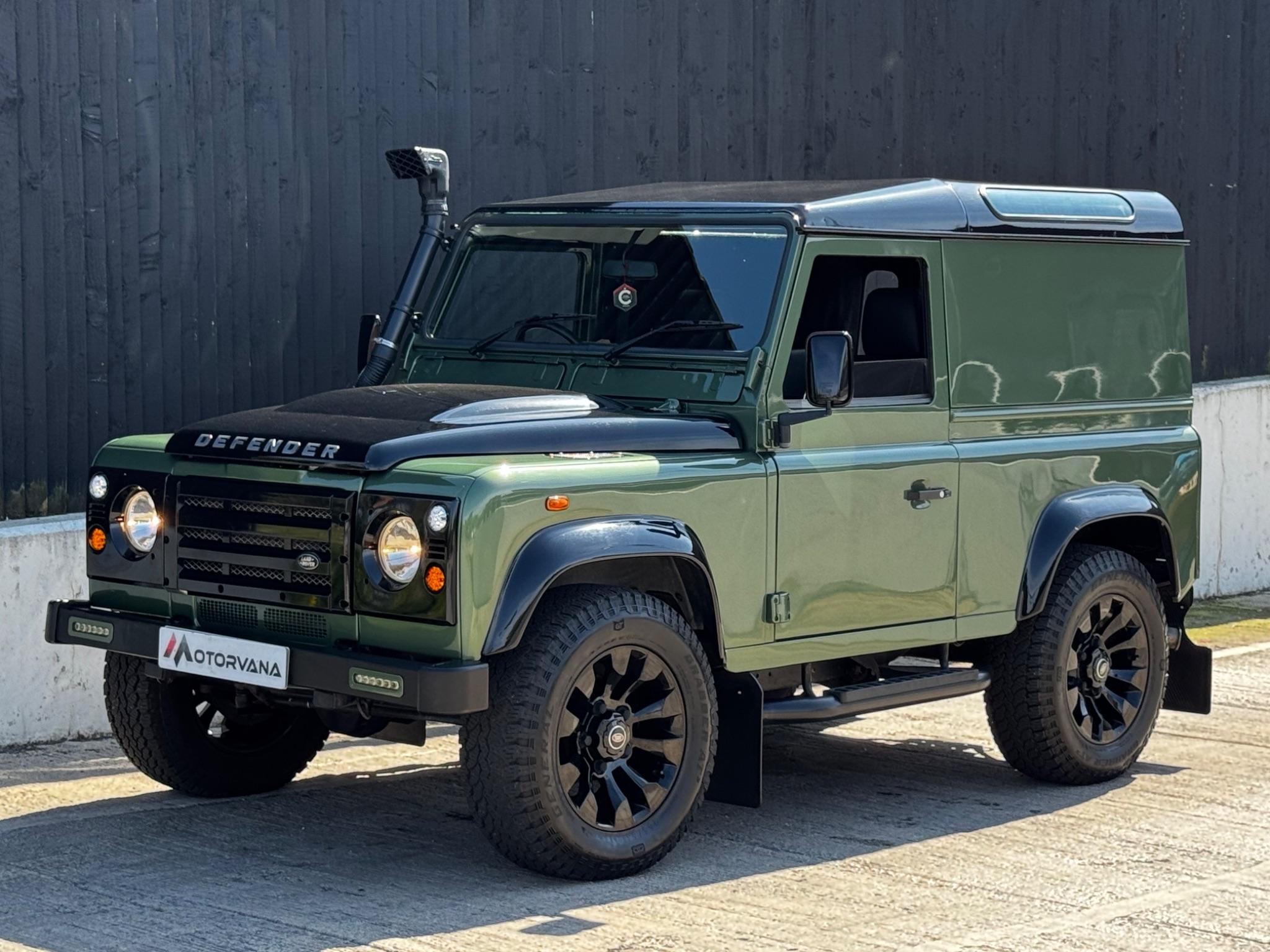 Land Rover Defender view 14