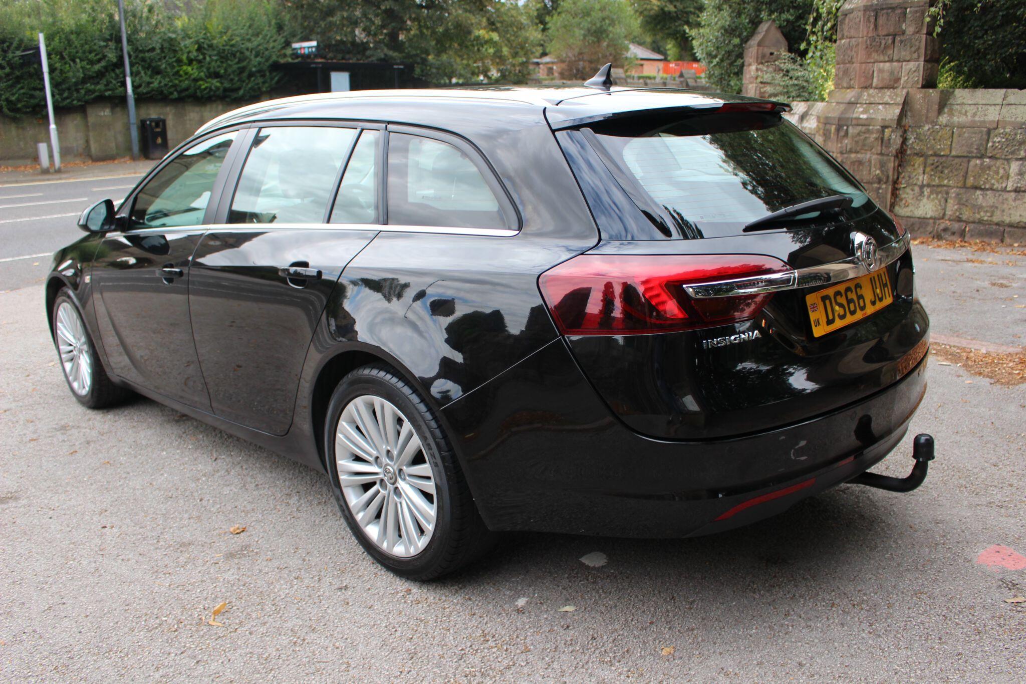 Vauxhall Insignia view 5