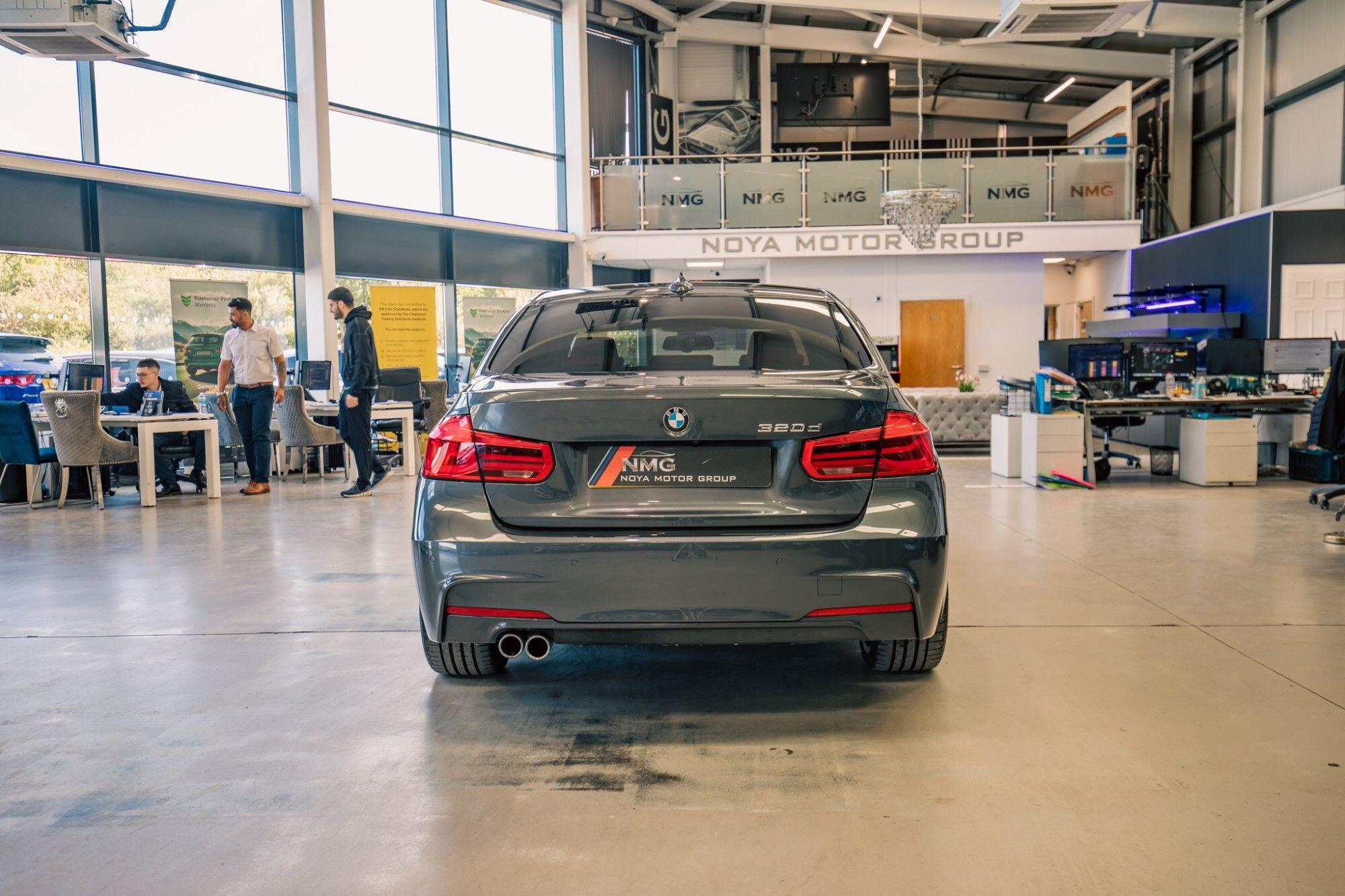 BMW 3 Series view 27
