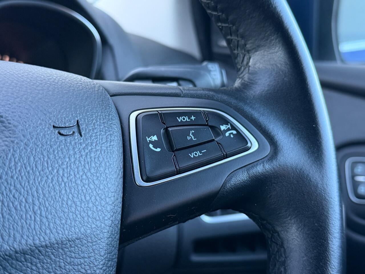 Ford Focus view 26