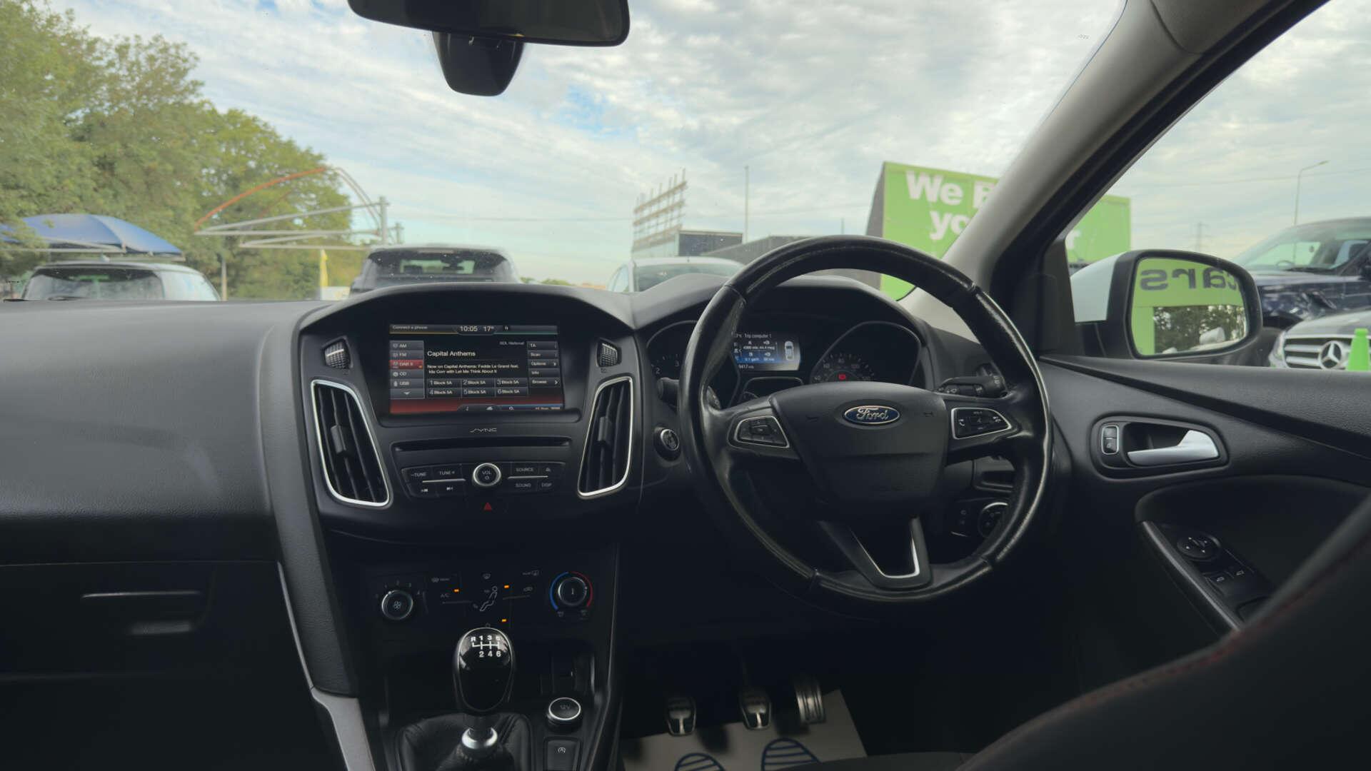 Ford Focus view 34