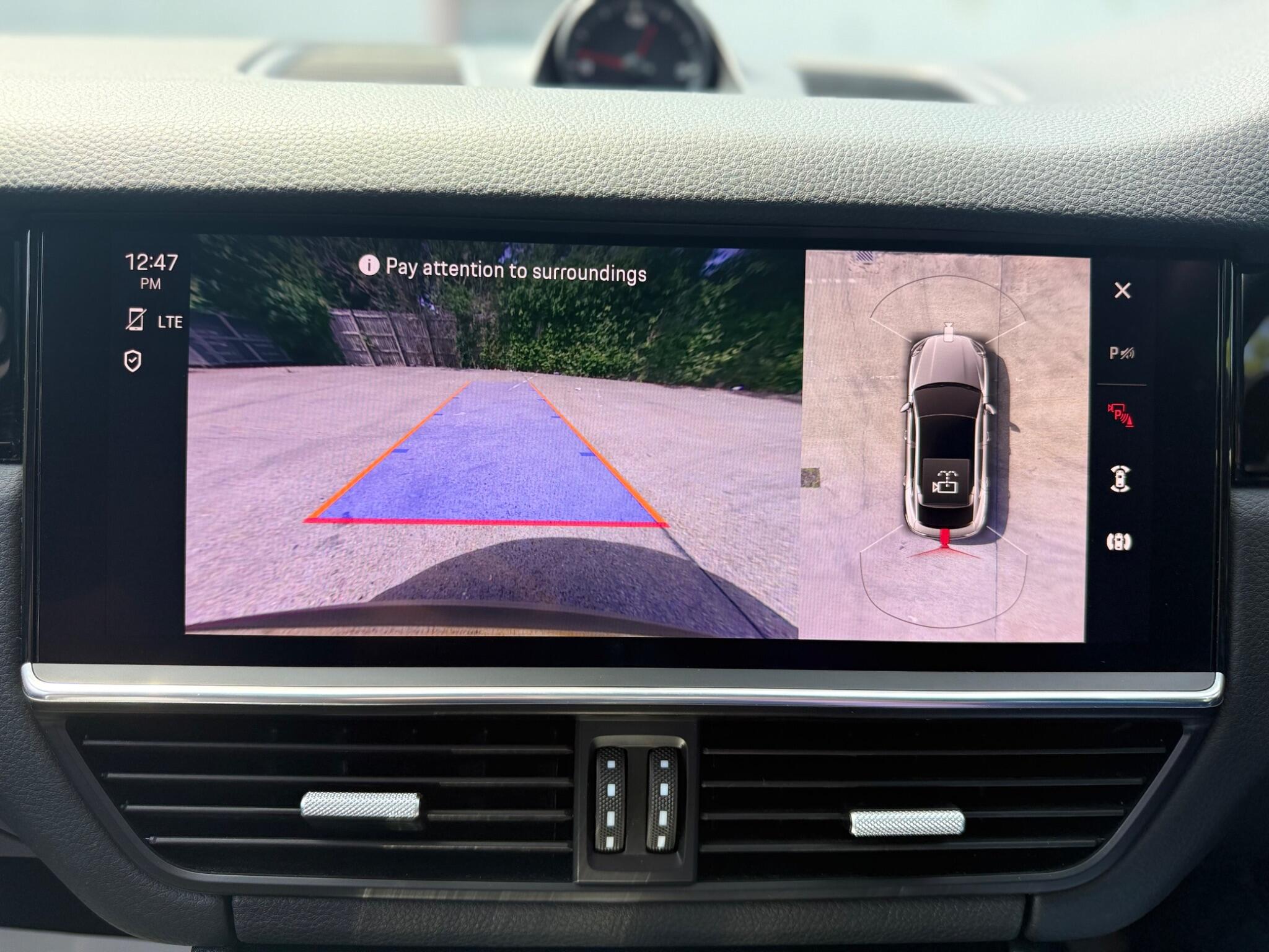 Porsche Cayenne view 40