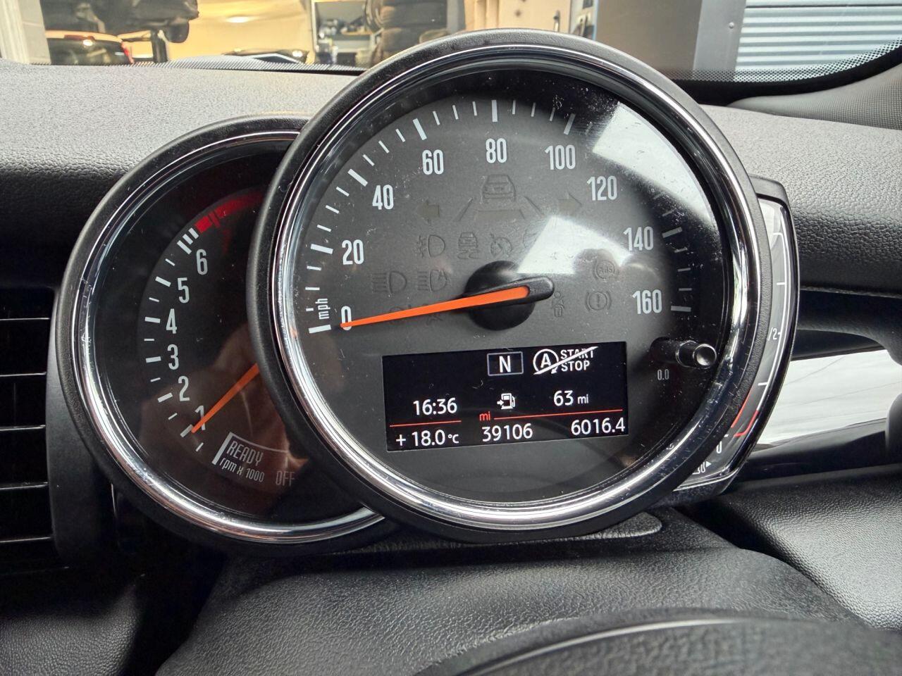 Mini Cooper view 25