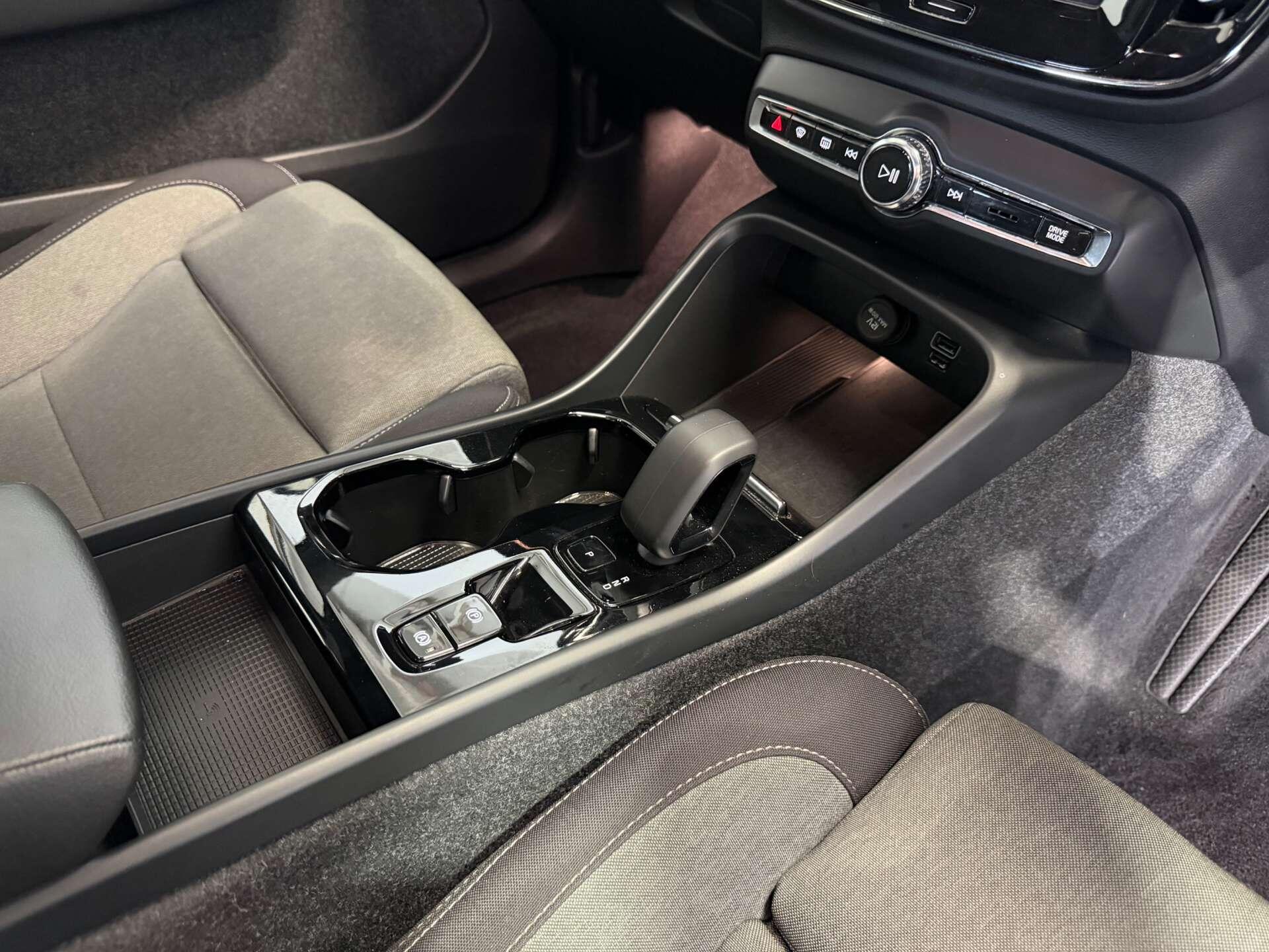 Volvo XC40 view 14