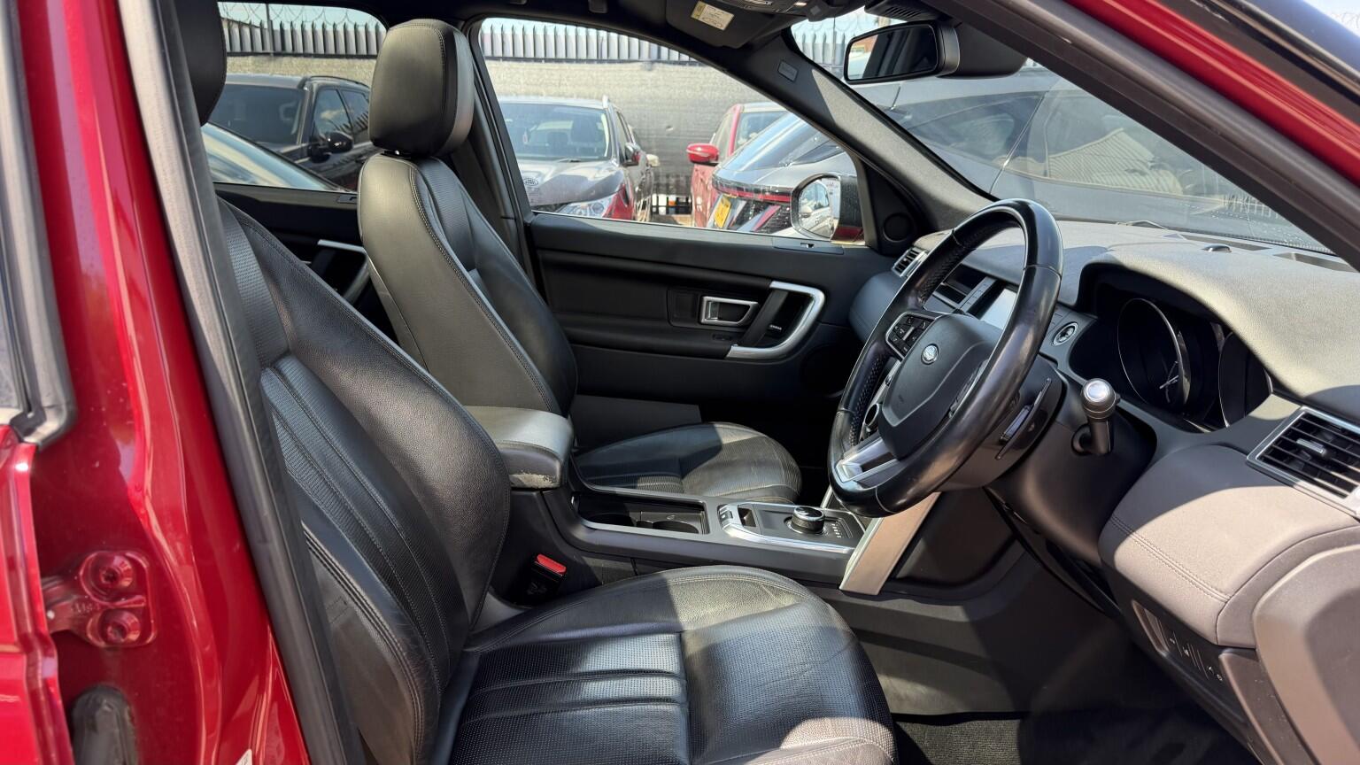 Land Rover Discovery Sport view 26