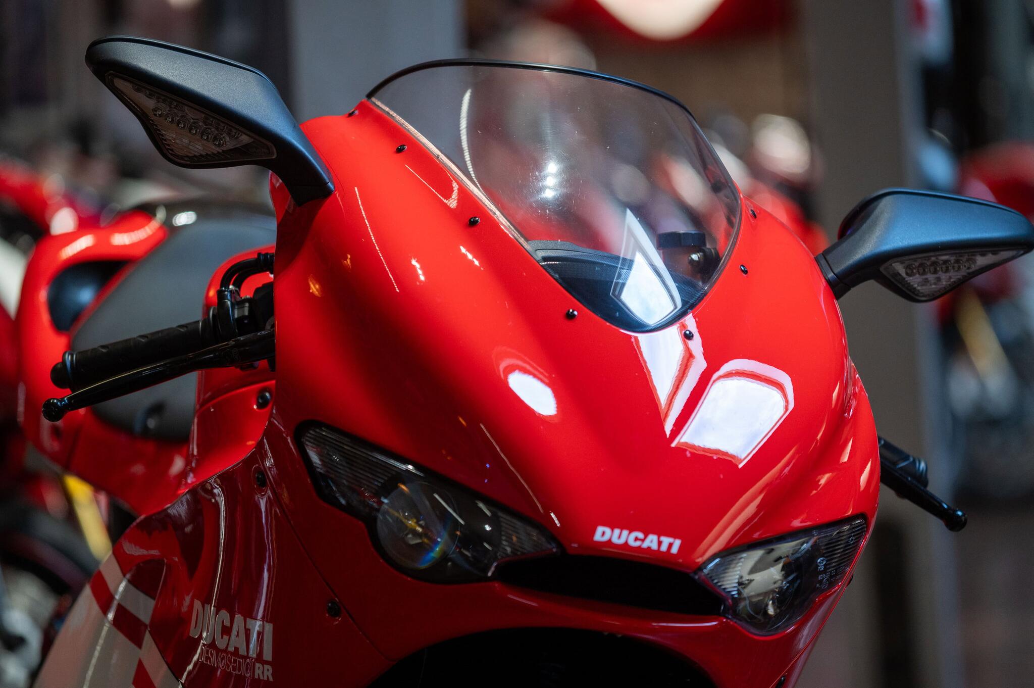 Ducati Desmosedici RR view 15