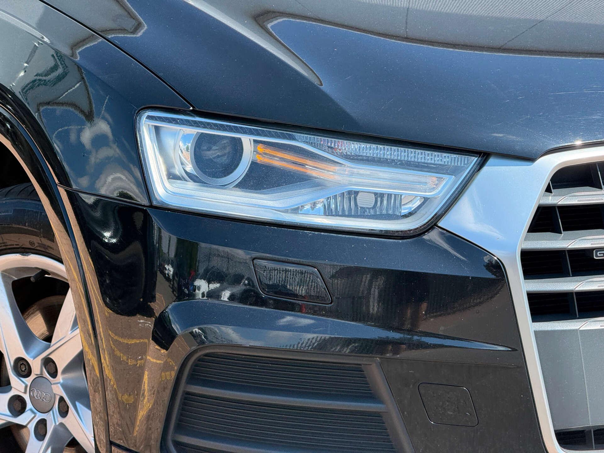 Audi Q3 view 16