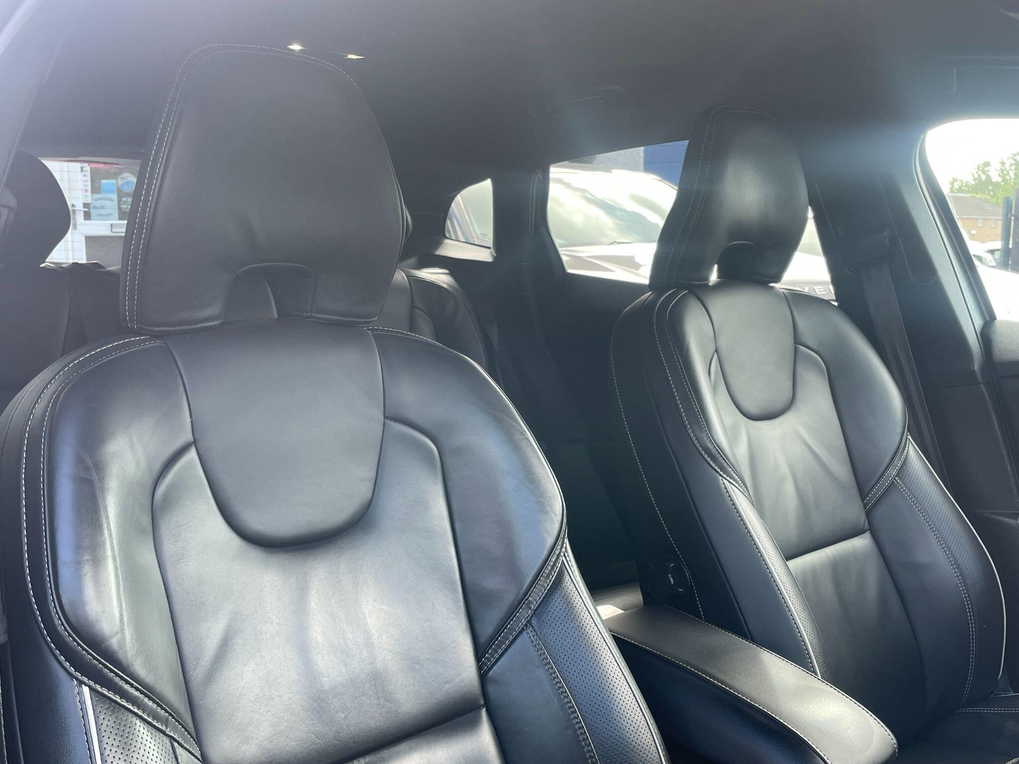Volvo V40 view 21