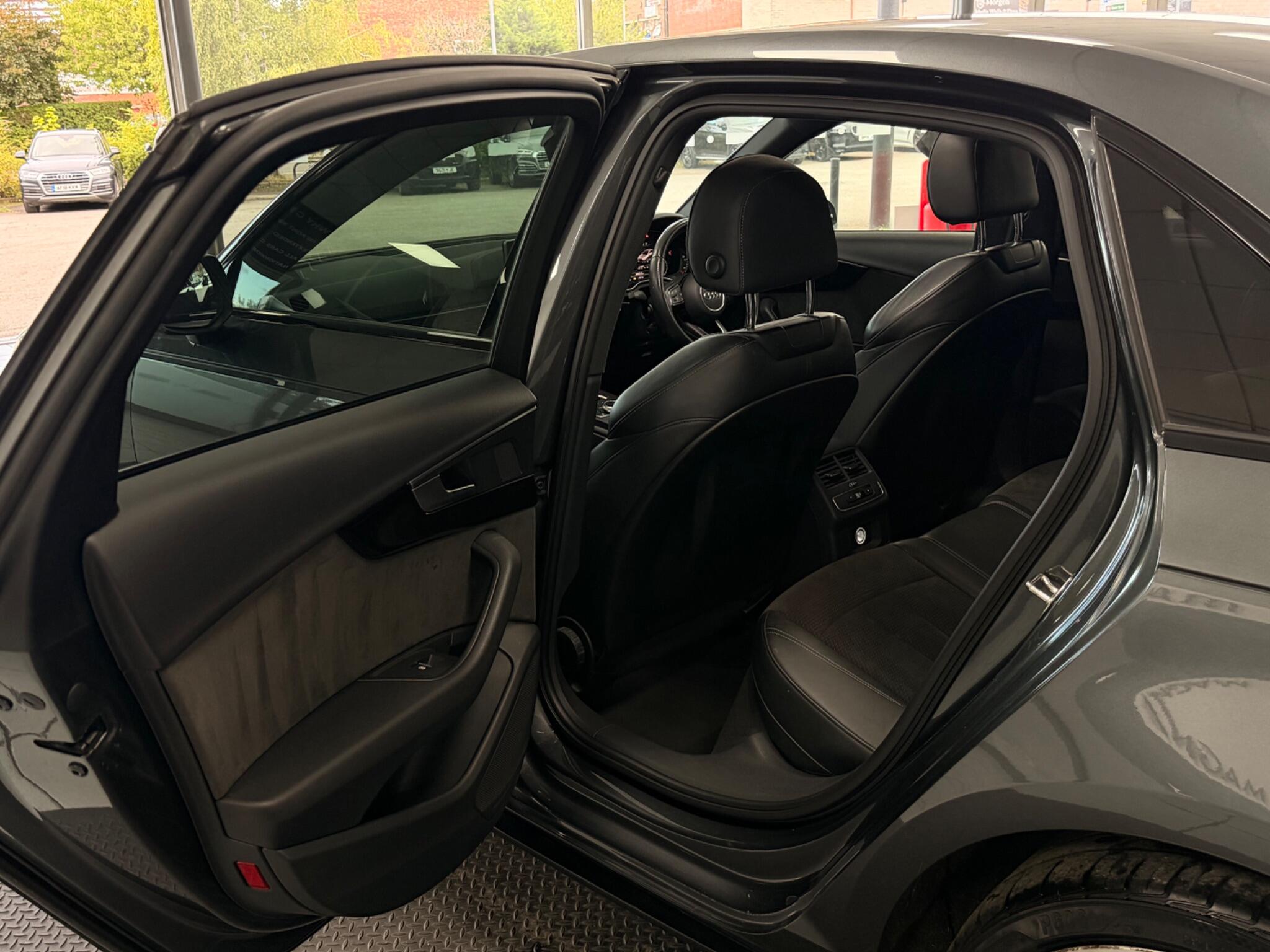 Audi A4 view 29
