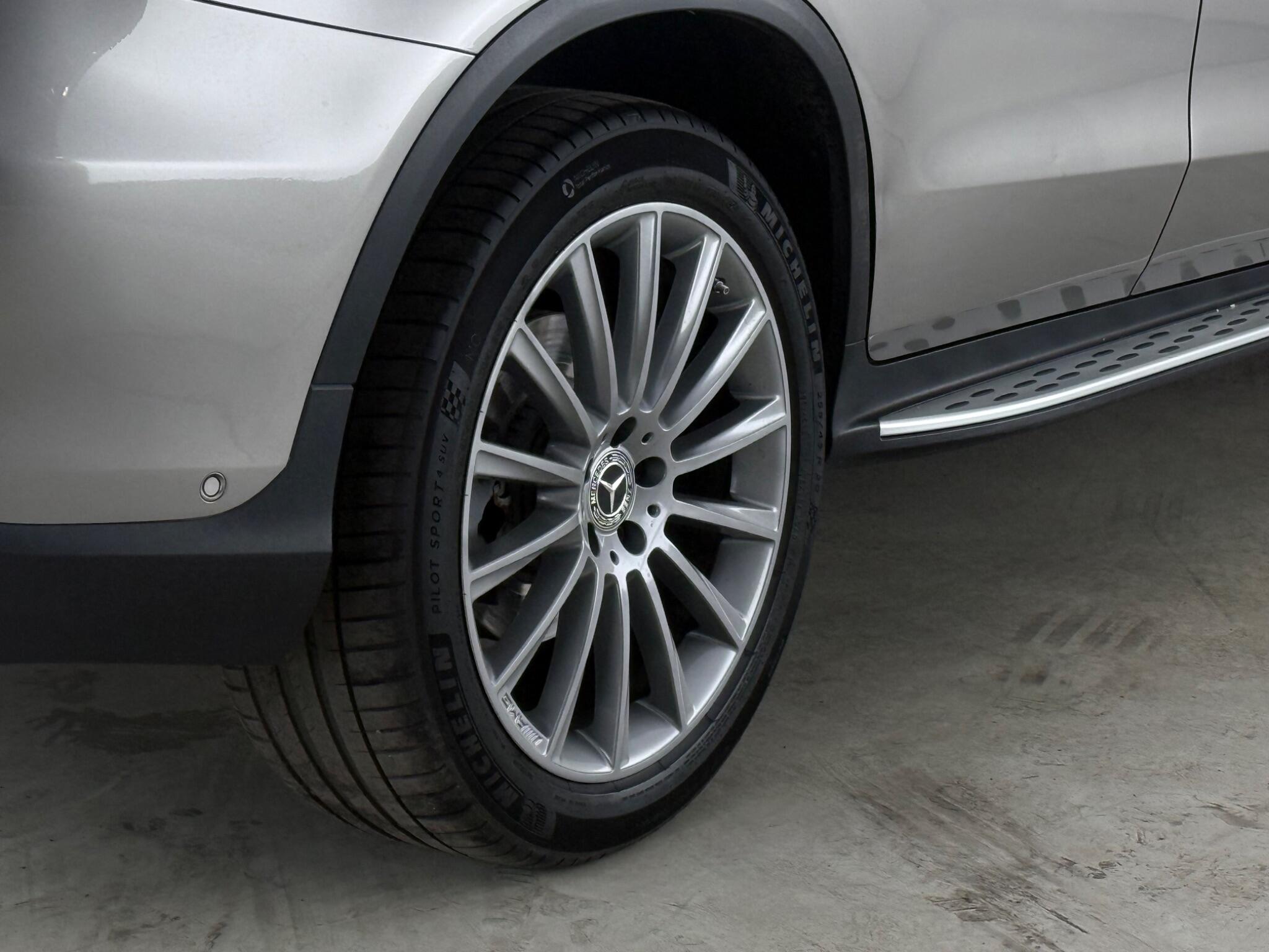 Mercedes-Benz GLC view 9