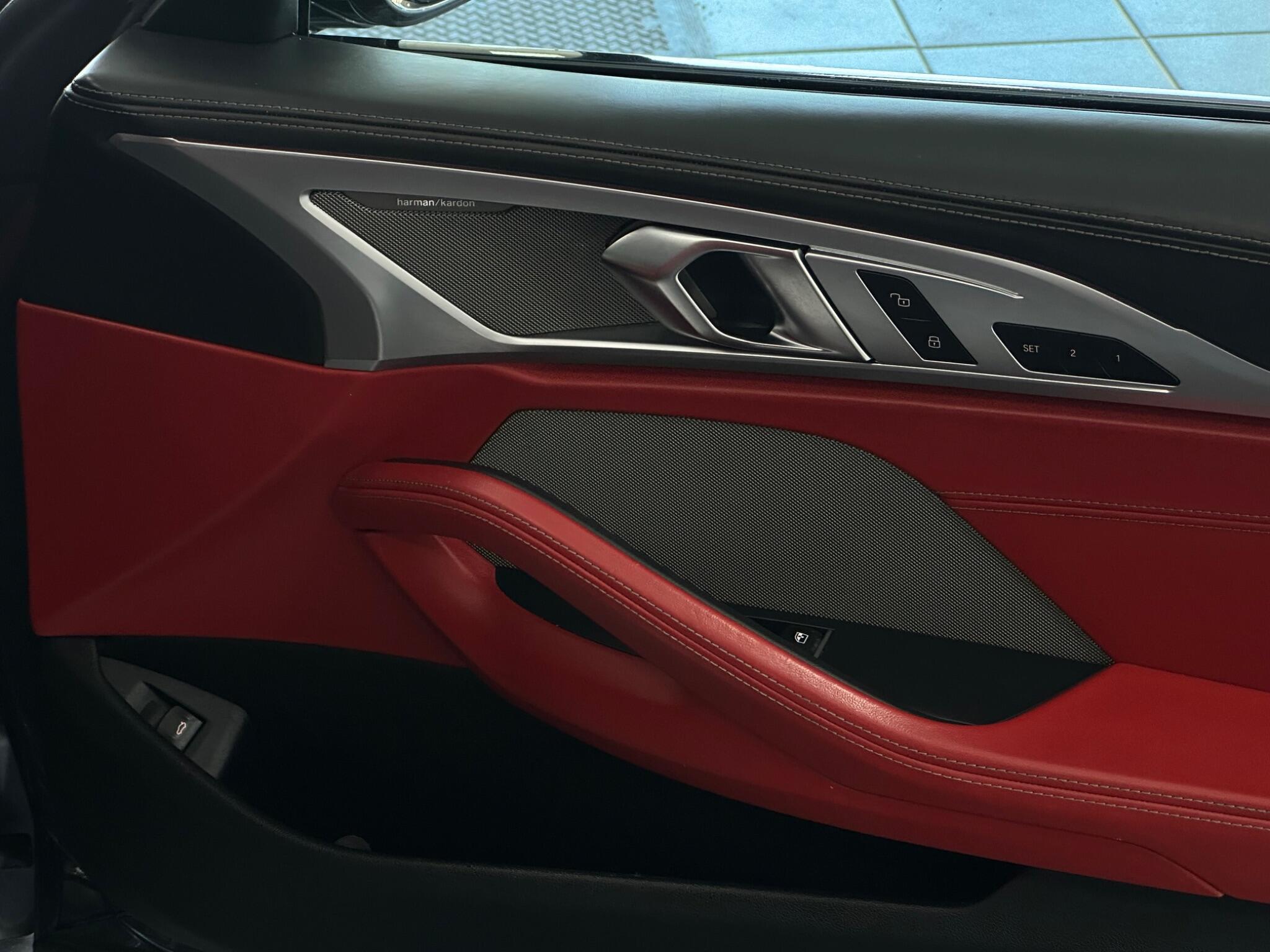 BMW 8 Series view 20