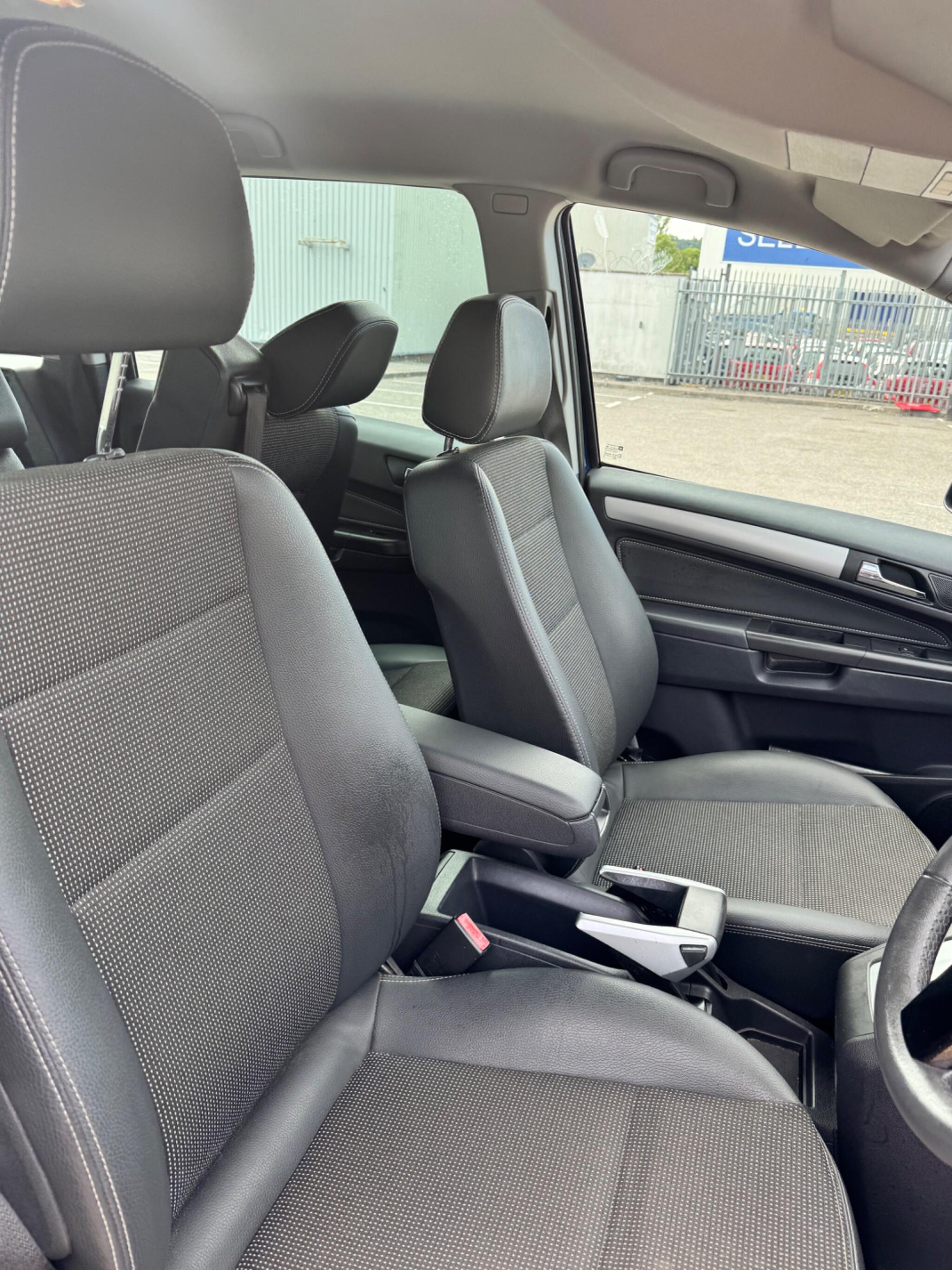 Vauxhall Zafira view 25
