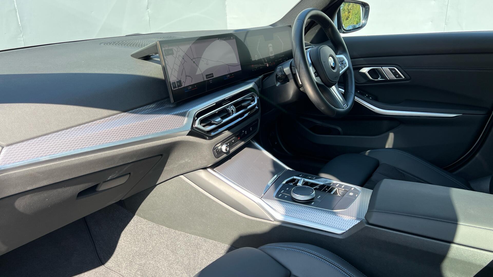 BMW 3 Series view 7