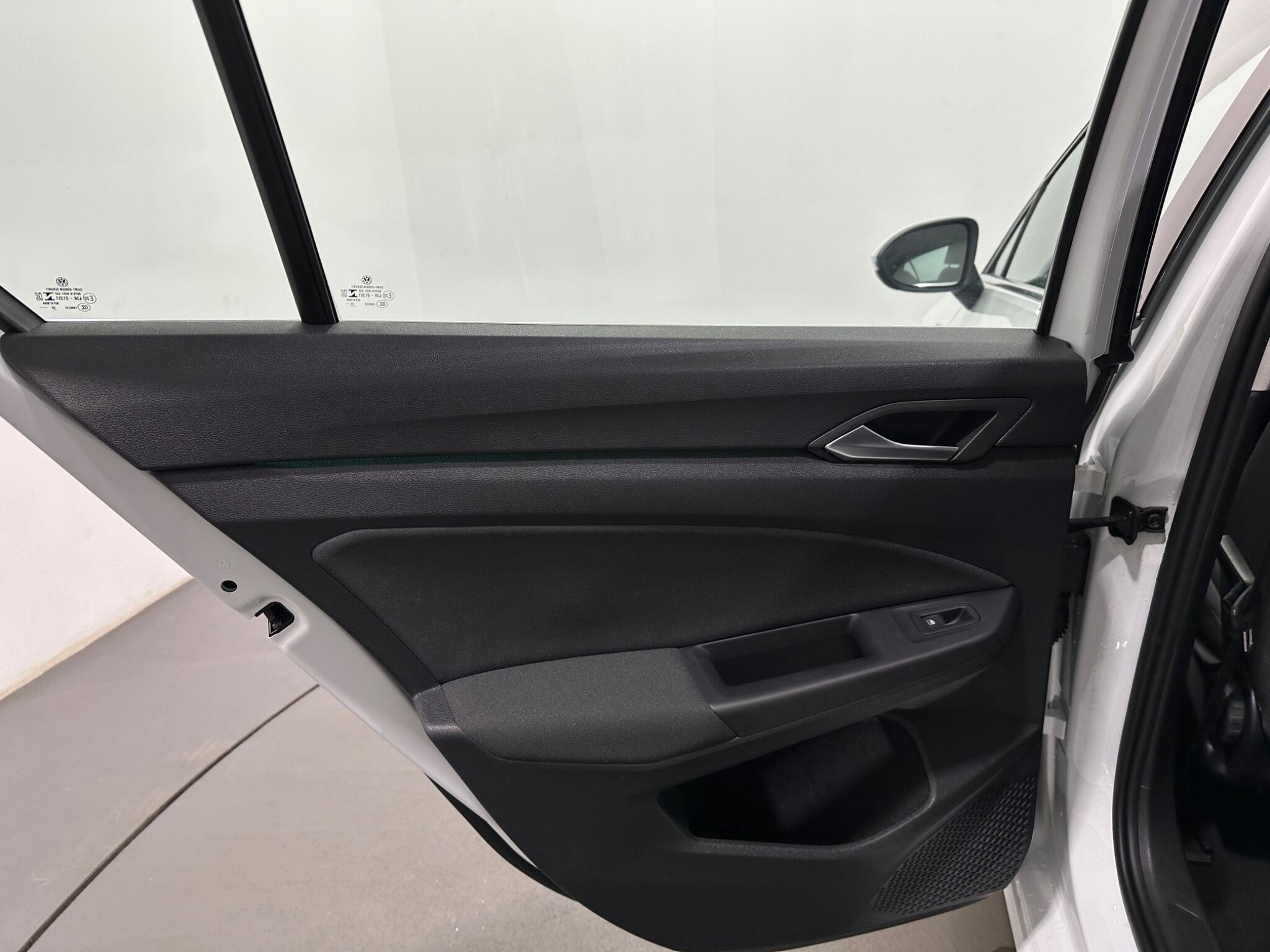 Volkswagen Golf view 40