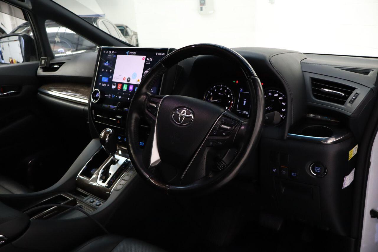 Toyota Alphard view 13