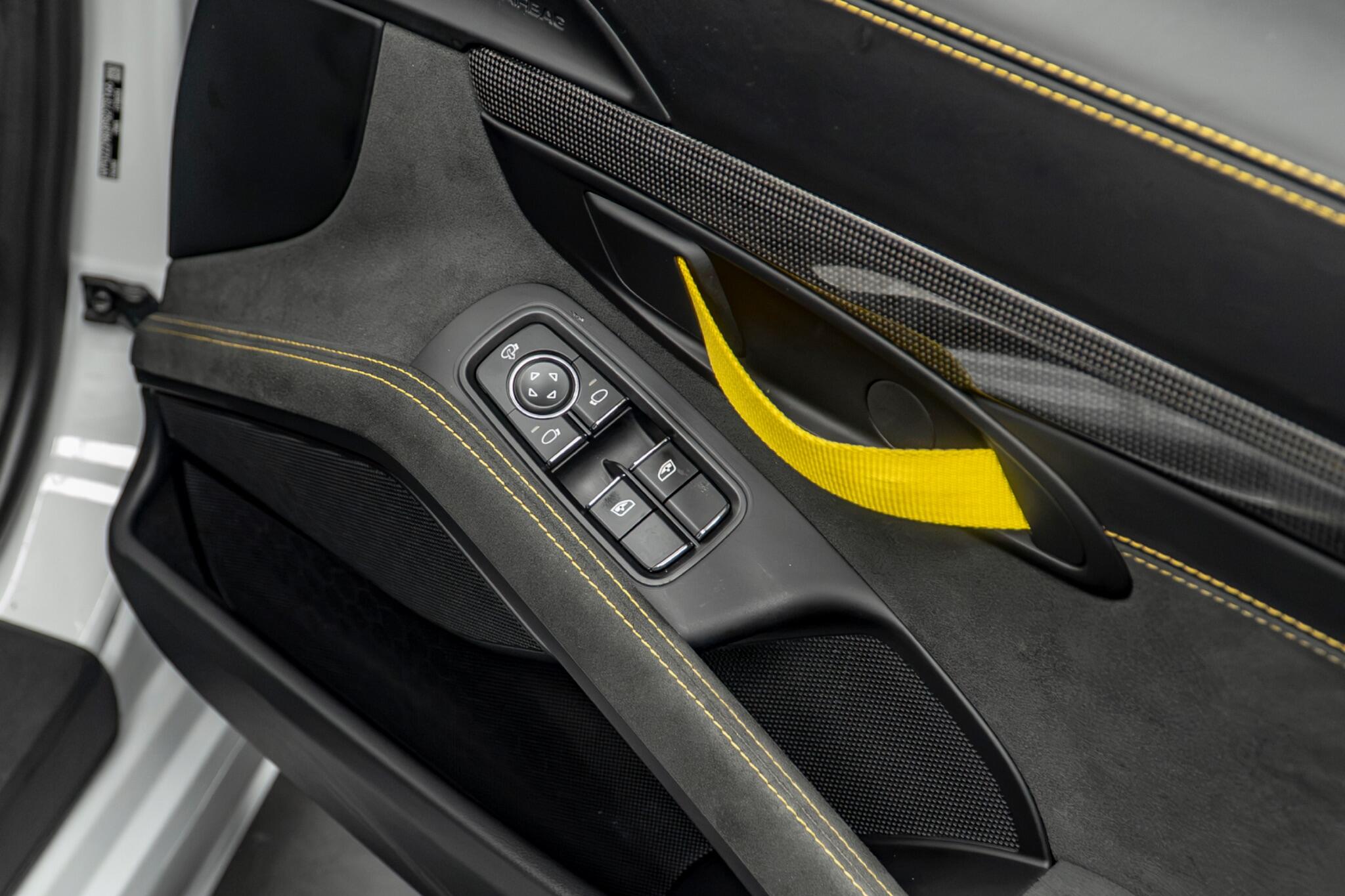 Porsche Cayman view 32