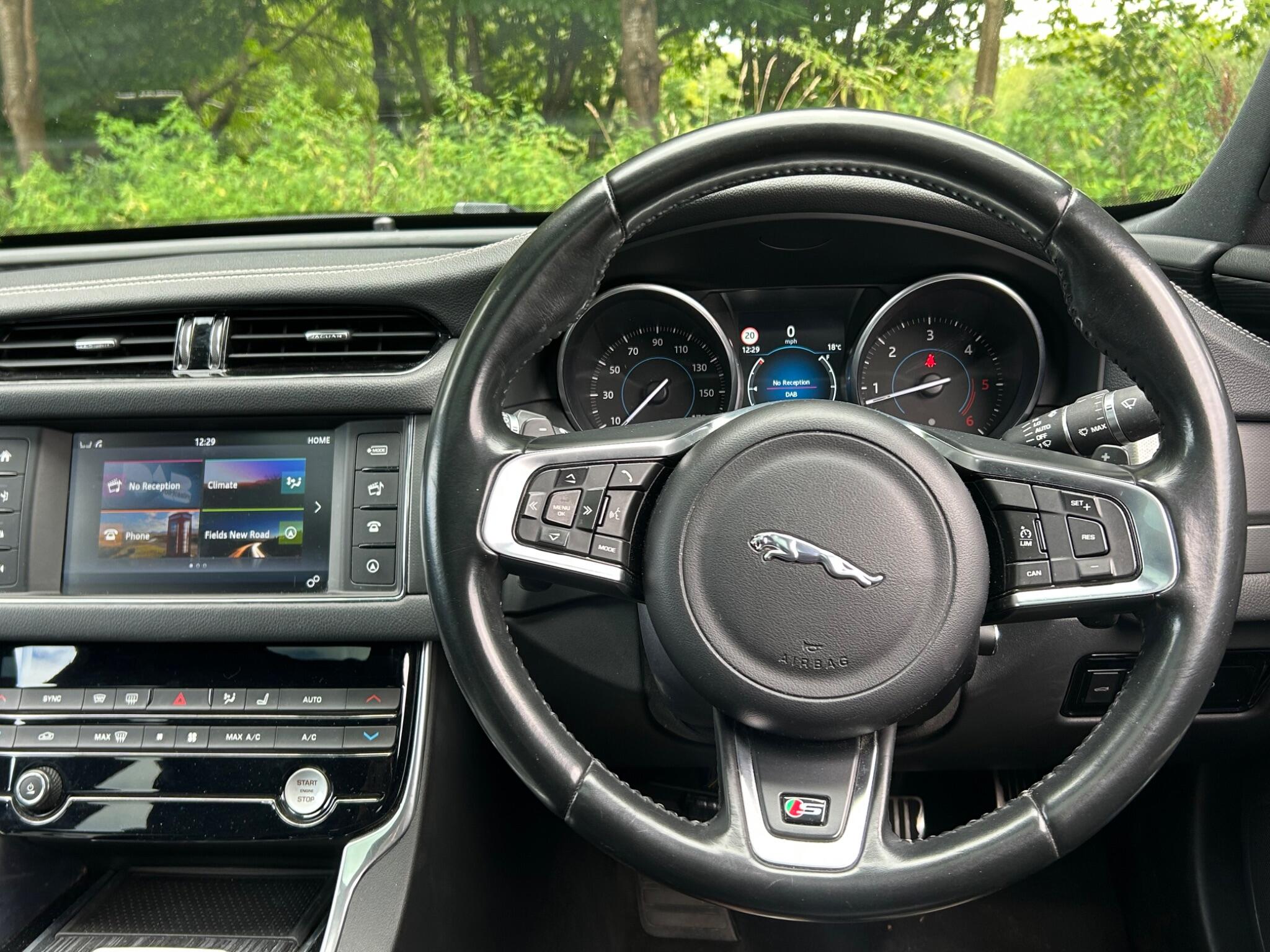 Jaguar XF view 51