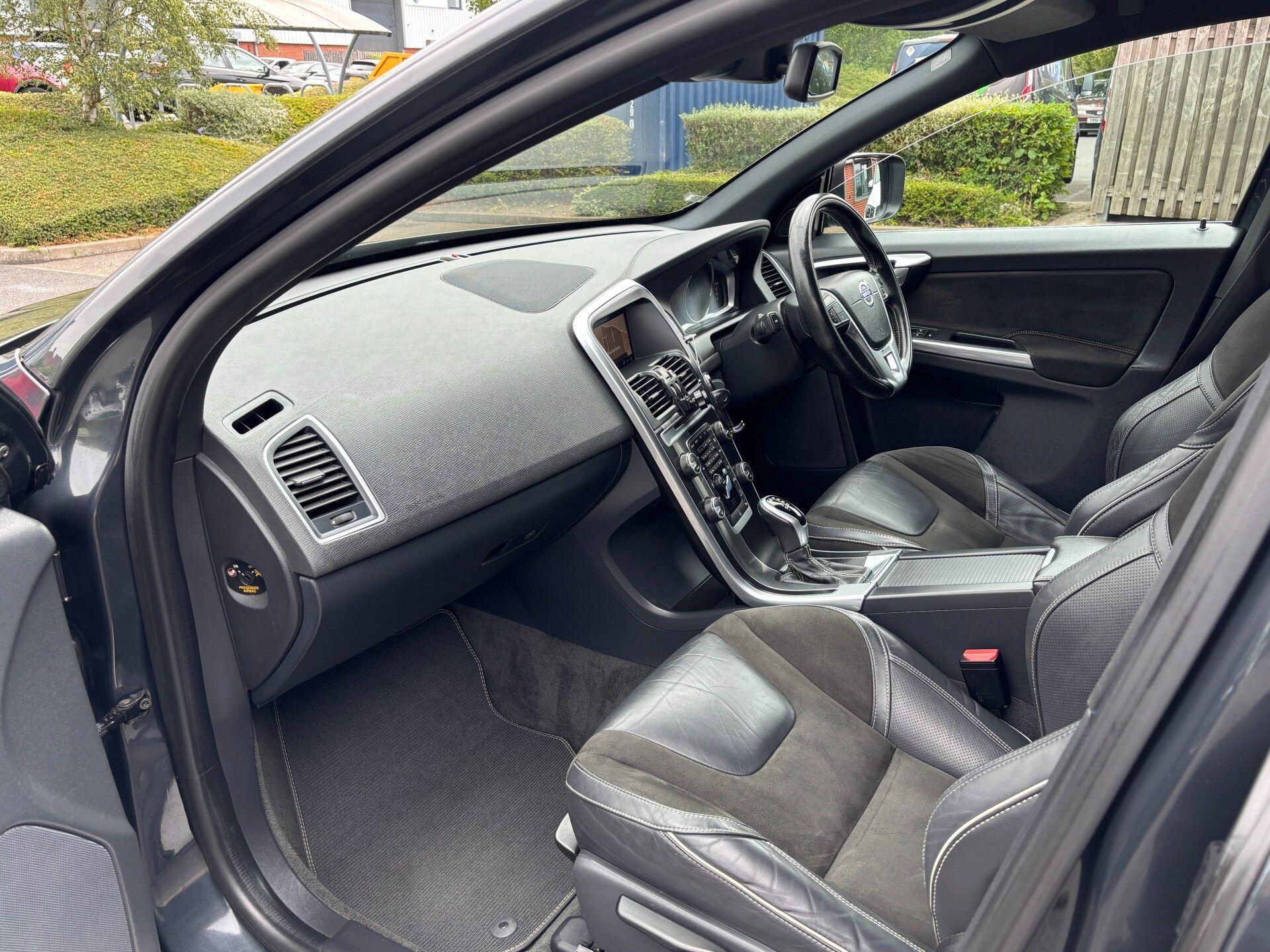 Volvo XC60 view 13