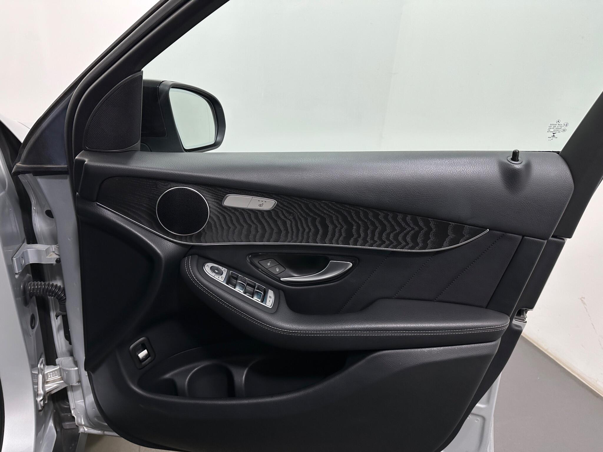 Mercedes-Benz GLC view 35