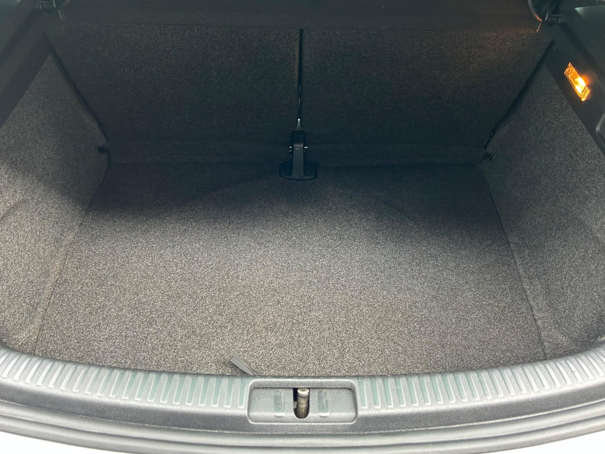 Volkswagen Scirocco view 21