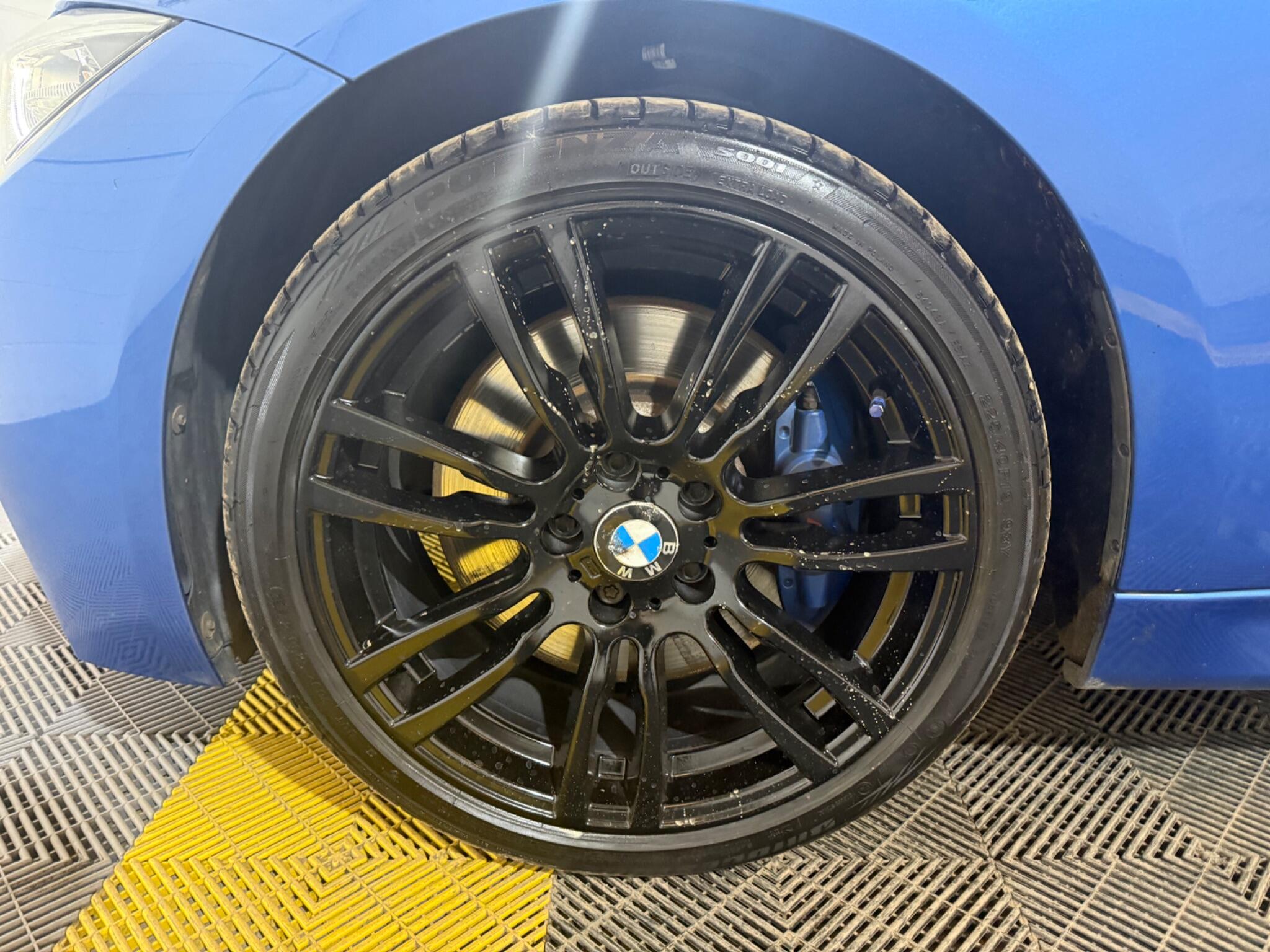 BMW 3 Series view 65