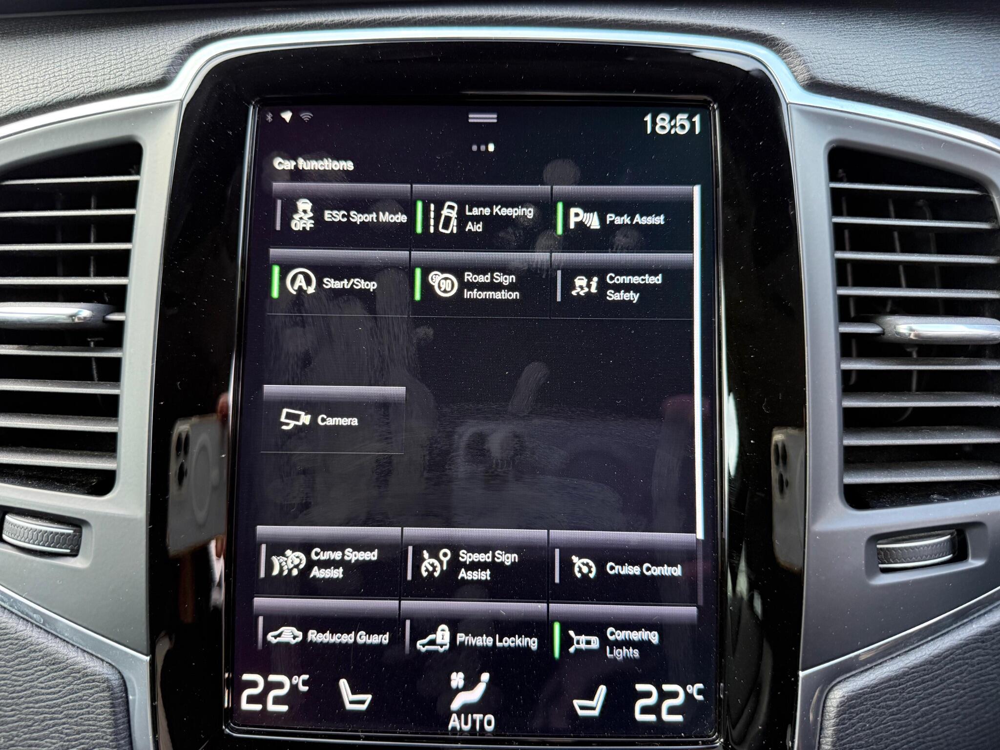 Volvo XC90 view 11