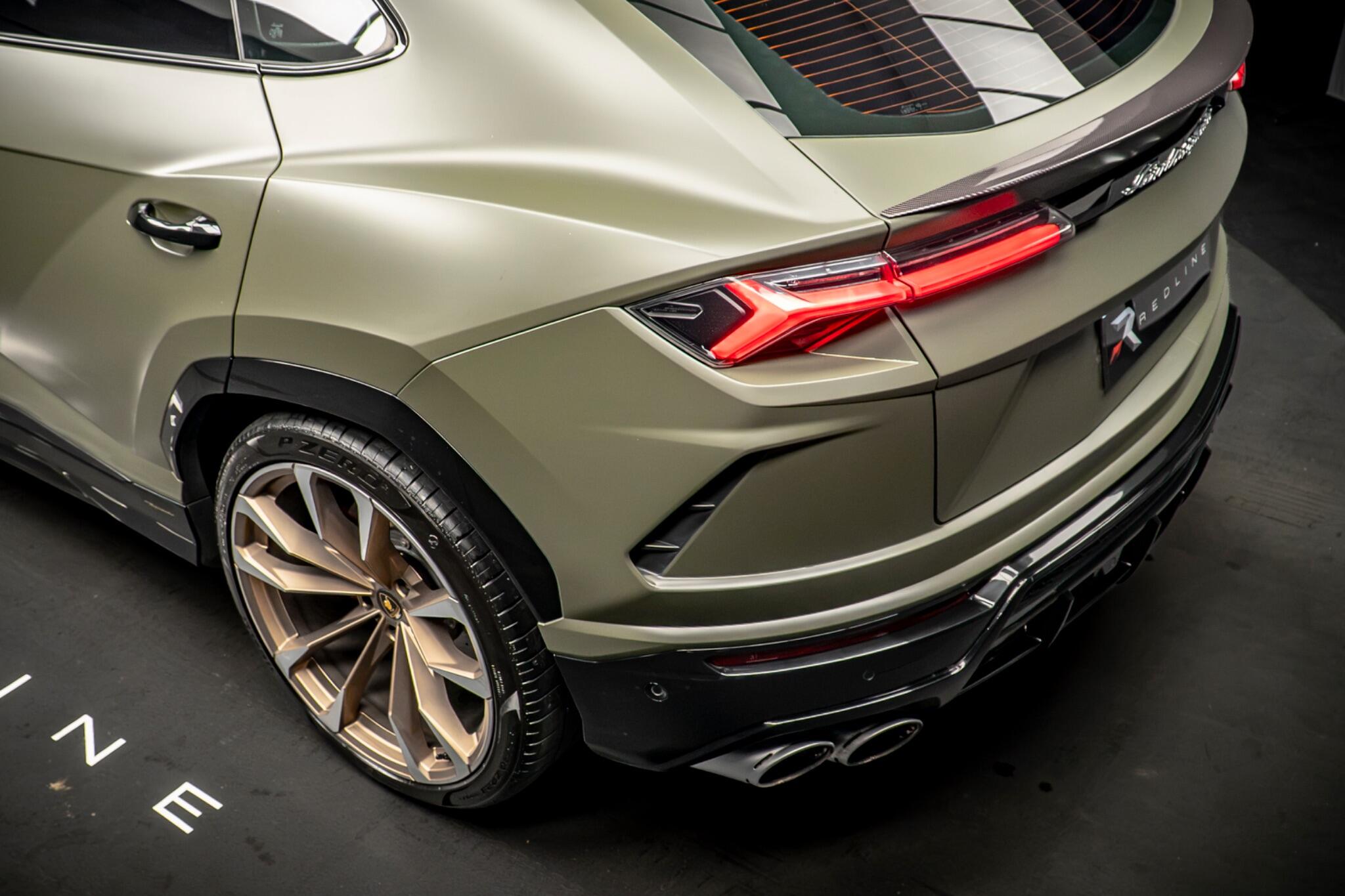 Lamborghini Urus view 19