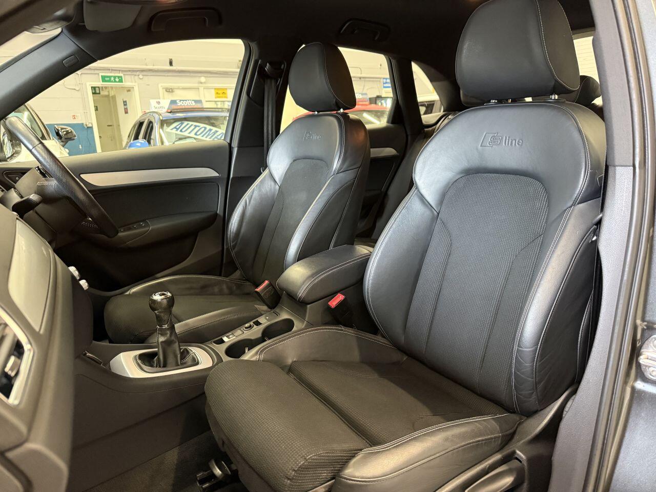 Audi Q3 view 18