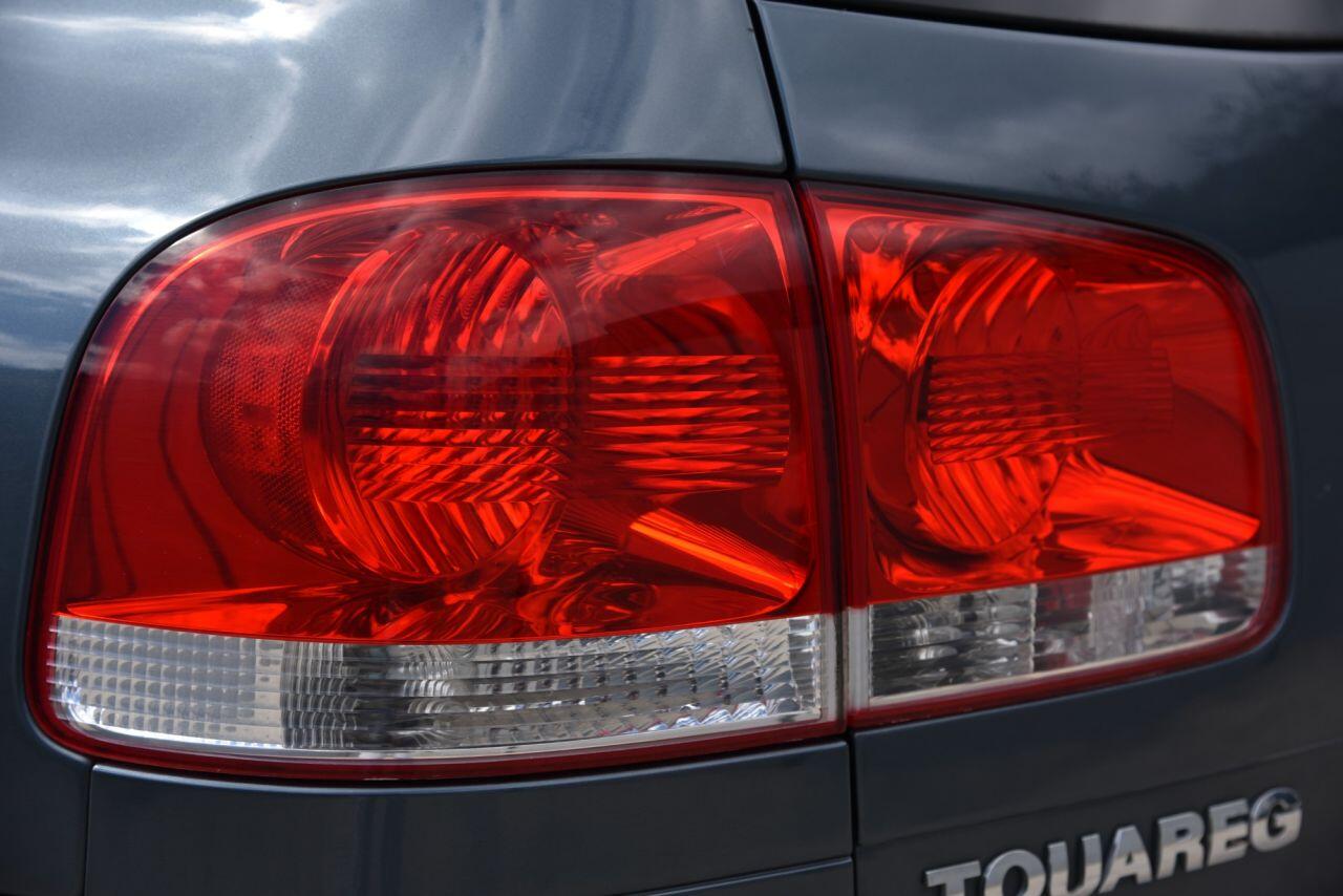 Volkswagen Touareg view 15
