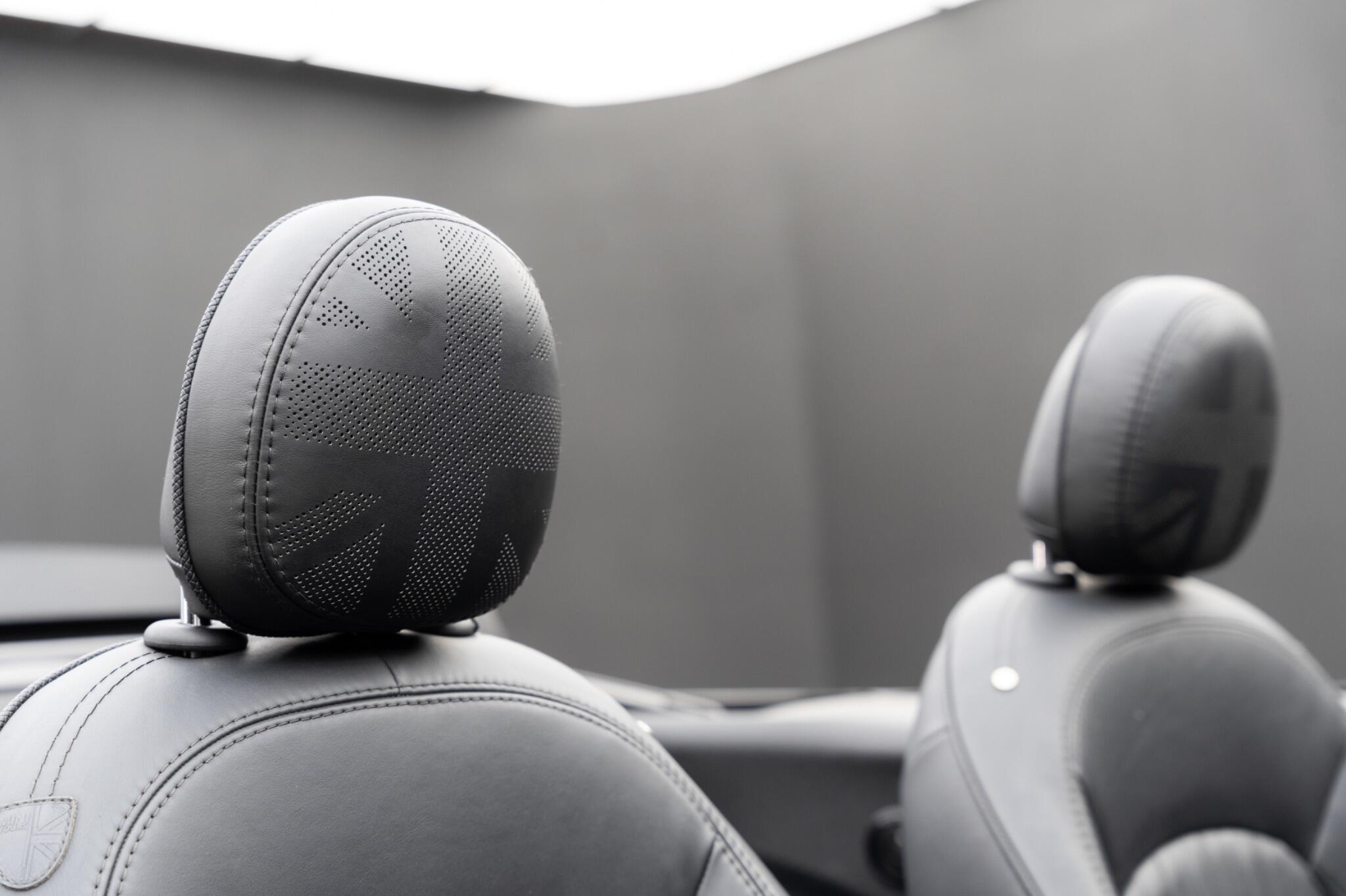 MINI Convertible view 39